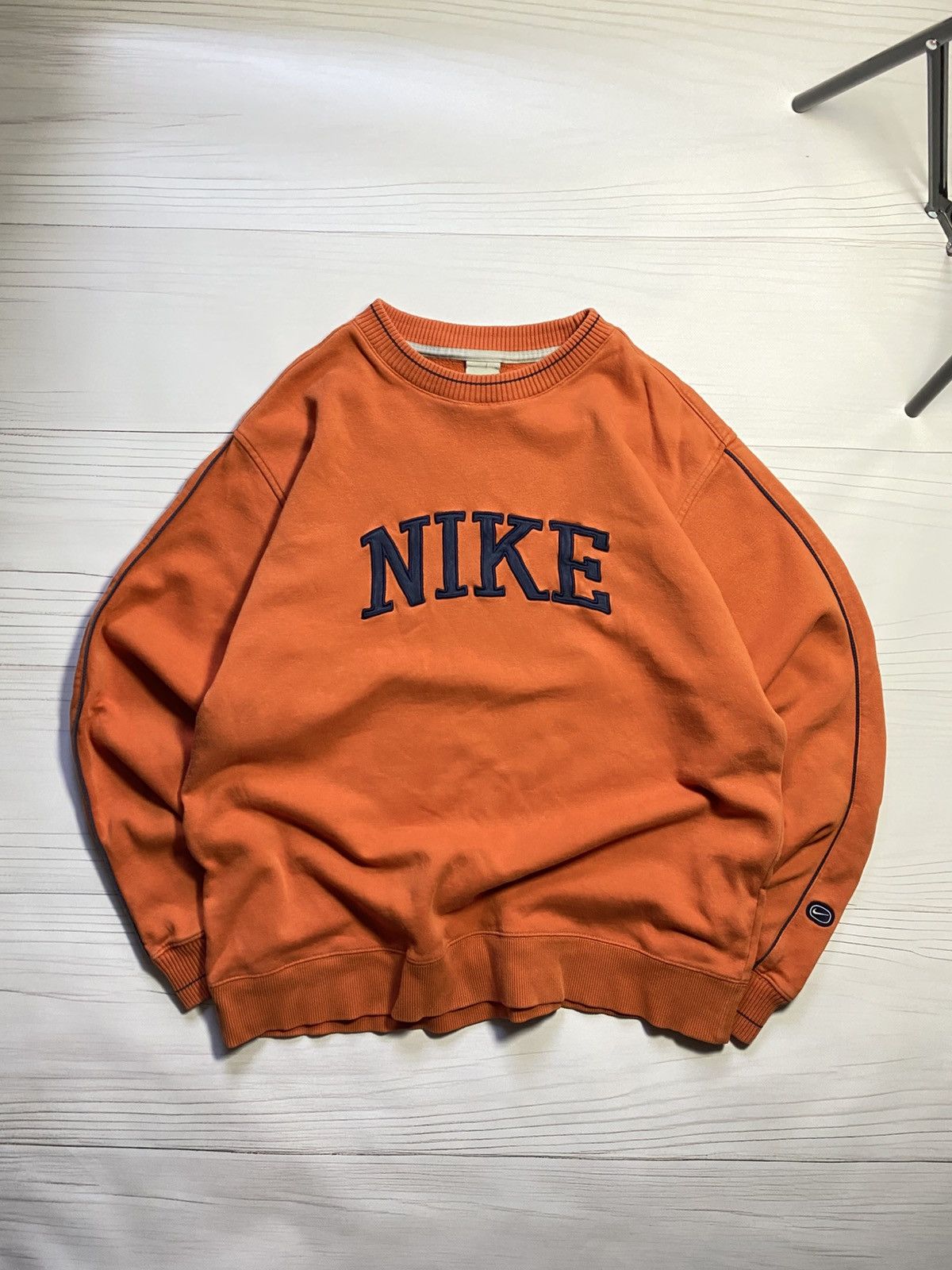 Nike Vintage Nike Big Logo box fit oversize faded y2k sweatshirt Size US L / EU 52-54 / 3 - 1 Thumbnail