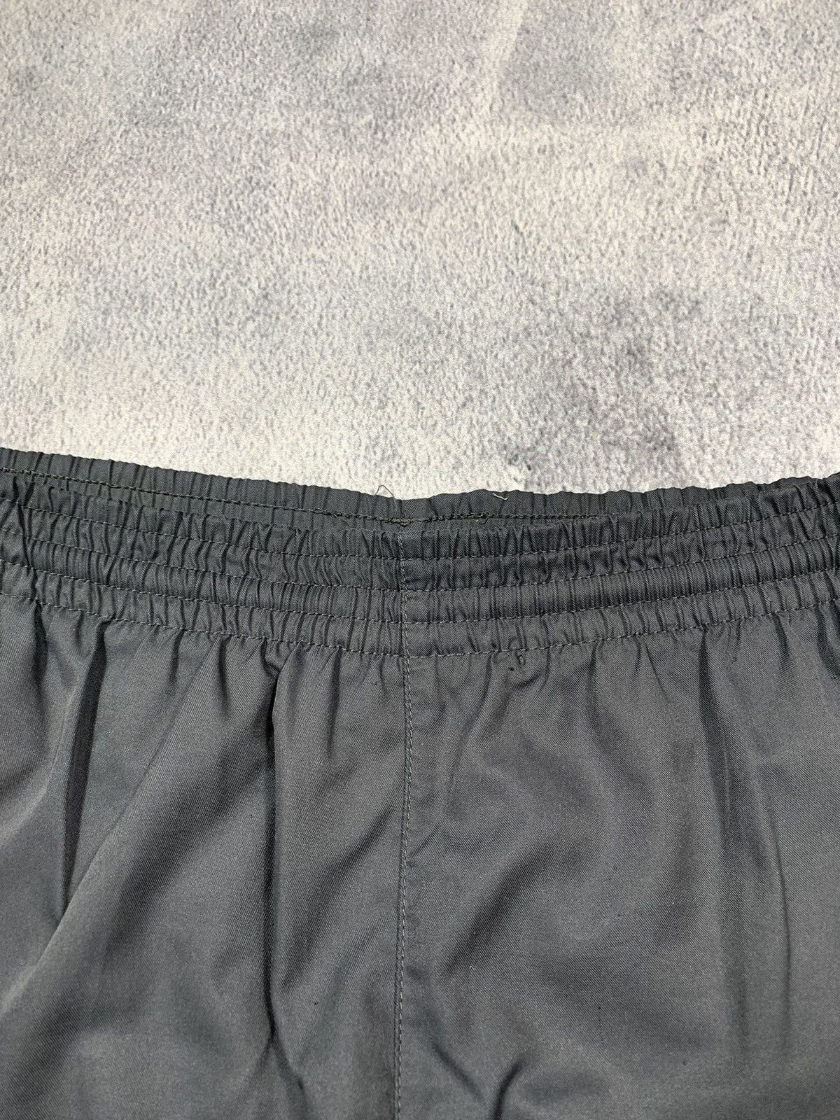 Adidas × Vintage Vintage Adidas shorts streetwear Y2K casual style size S Size US 30 / EU 46 - 8 Thumbnail