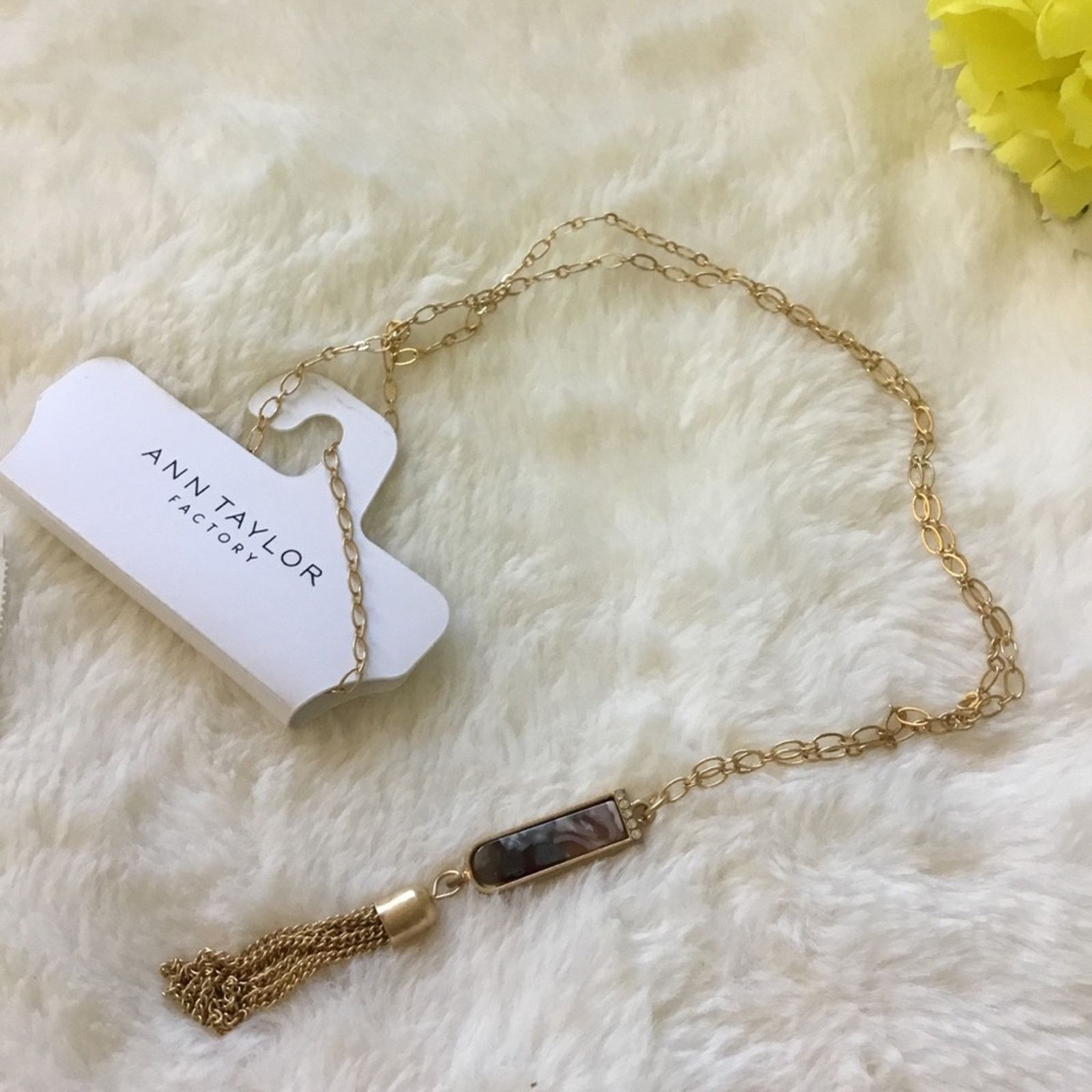 Ann Taylor Ann Taylor Gold Tassel Necklace Size ONE SIZE - 4 Thumbnail
