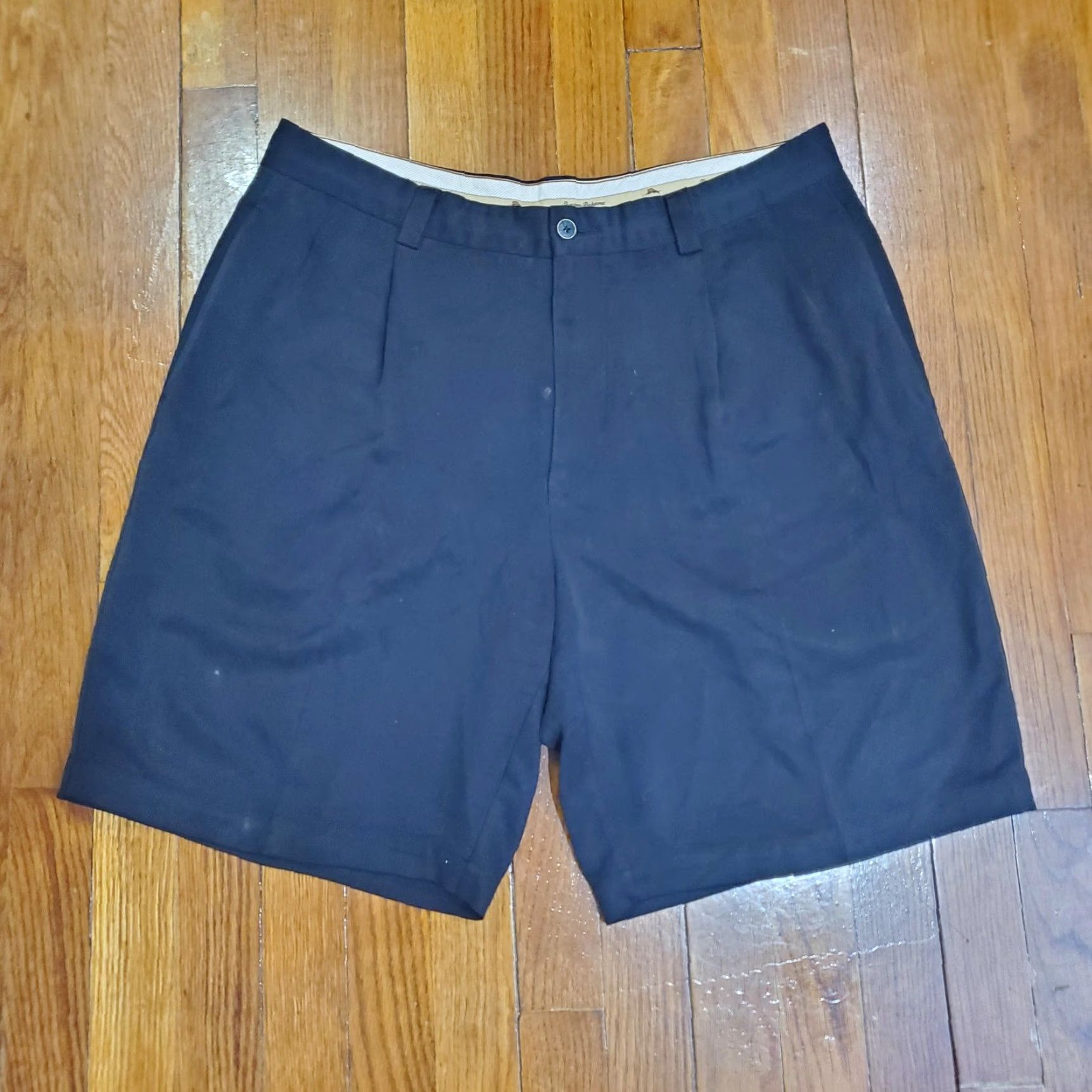 Tommy Bahama Tommy Bahama Shorts Men 34 Black Silk Pleated Chino 10 Inseam Classic Fit Casual Size US 34 / EU 50 - 3 Thumbnail