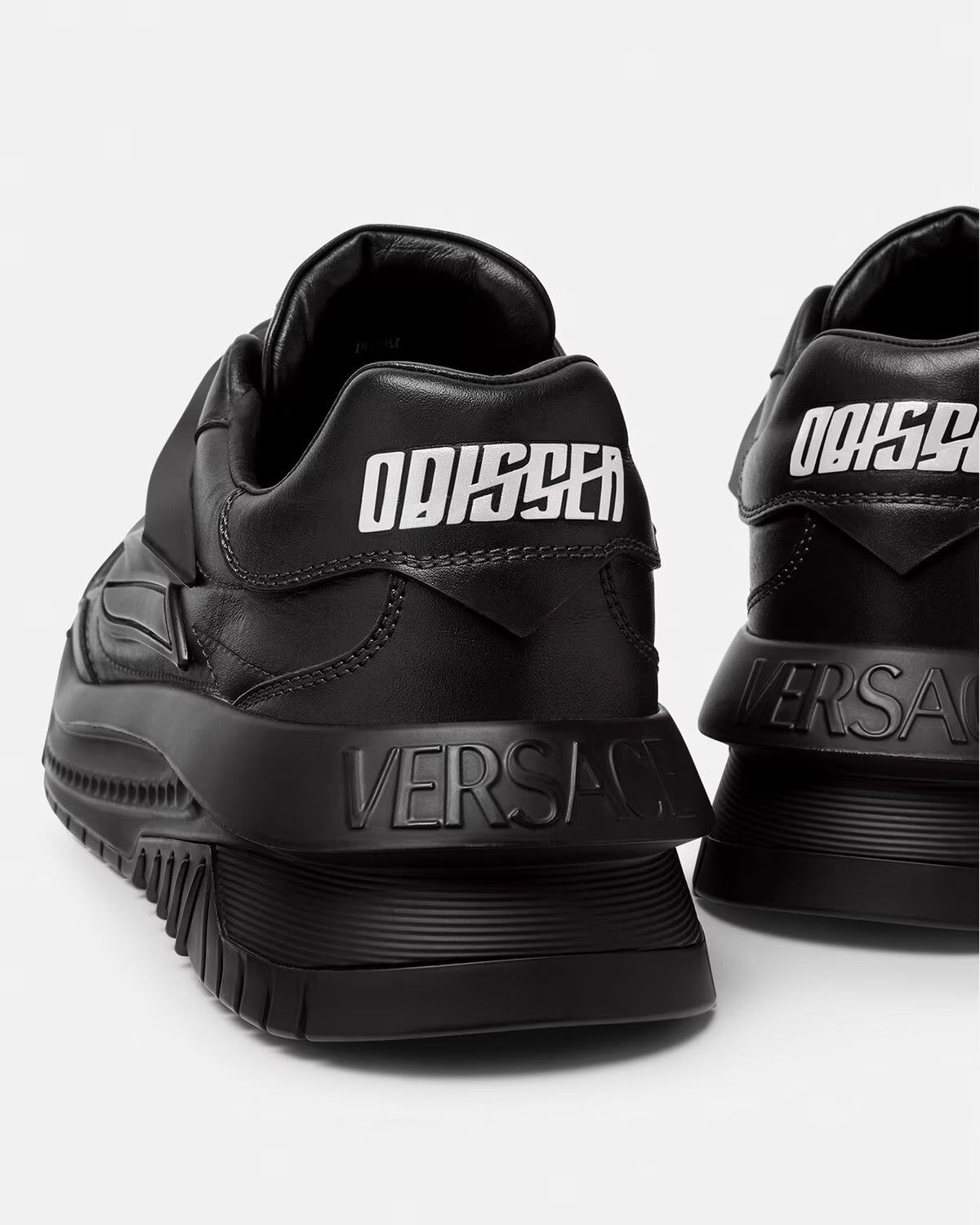 Versace VERSACE Perforated Low Top Leather Logo Fashion Sneakers Size US 10 / EU 43 - 10 Thumbnail