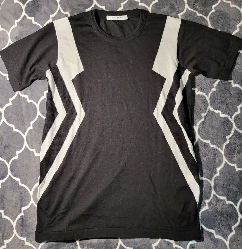 Givenchy Givenchy Short-sleeved T-shirt with an unbeatable fit; mes Size US M / EU 48-50 / 2 - 1 Thumbnail