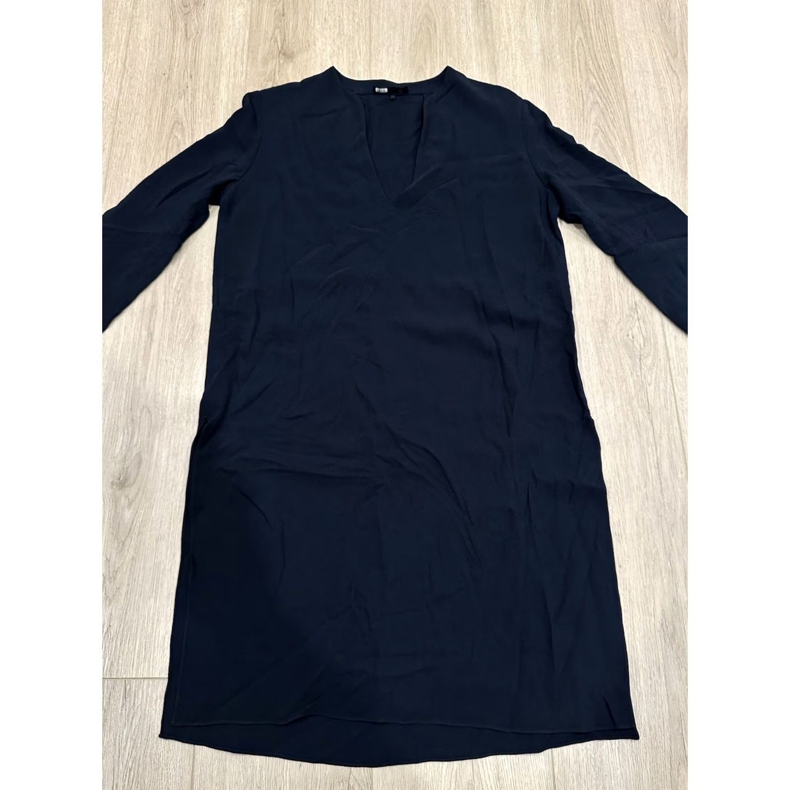 The Row THE ROW Blouse Tunic Shirt XS Navy Short Sleeve V-Neck Crepe De Chine Casual Ladies Womens Size XS / US 0-2 / IT 36-38 - 3 Thumbnail