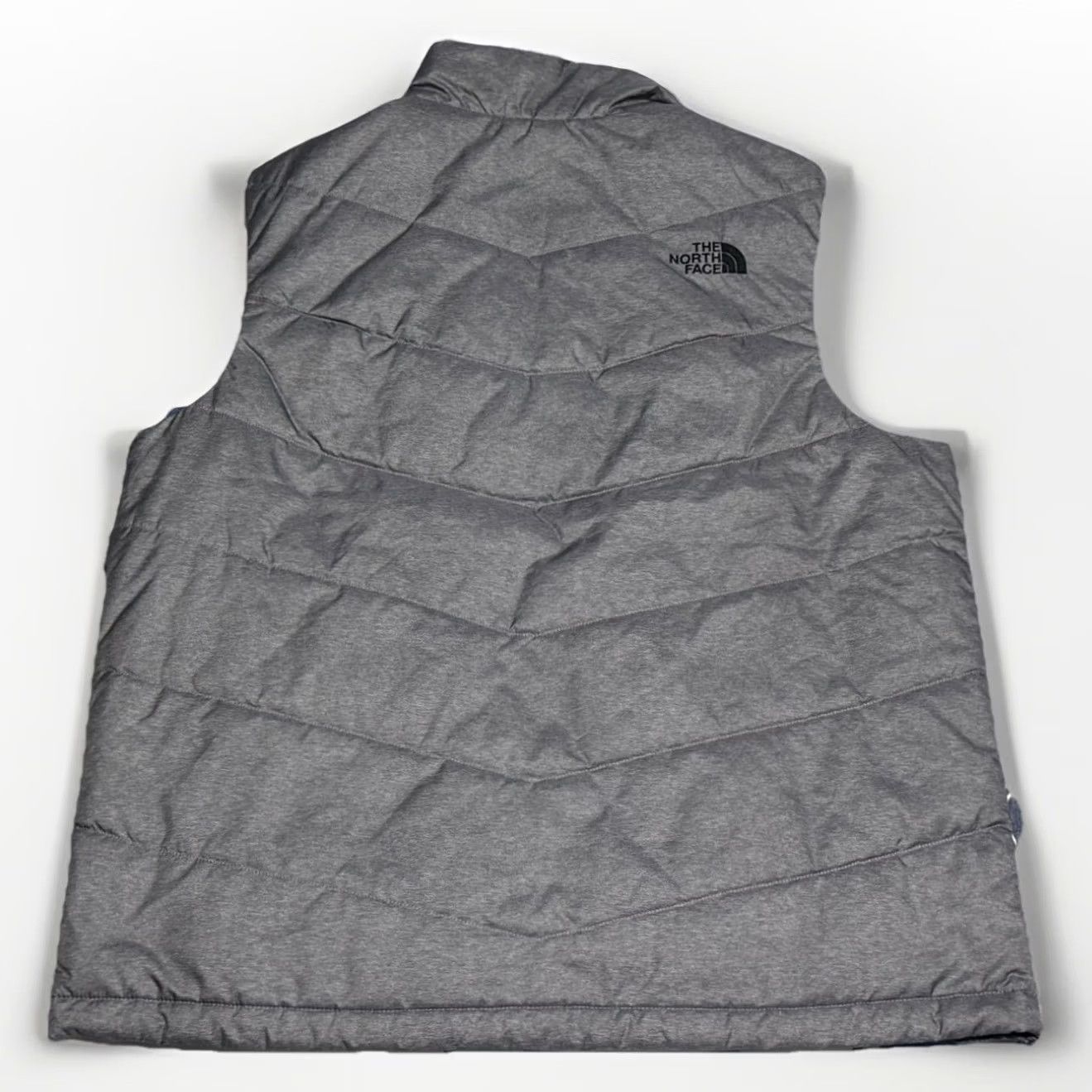 The North Face VINTAGE? NWT The North Face Junction Insulated Vest Mens L Gray Full Zip Quilted Size US L / EU 52-54 / 3 - 7 Thumbnail