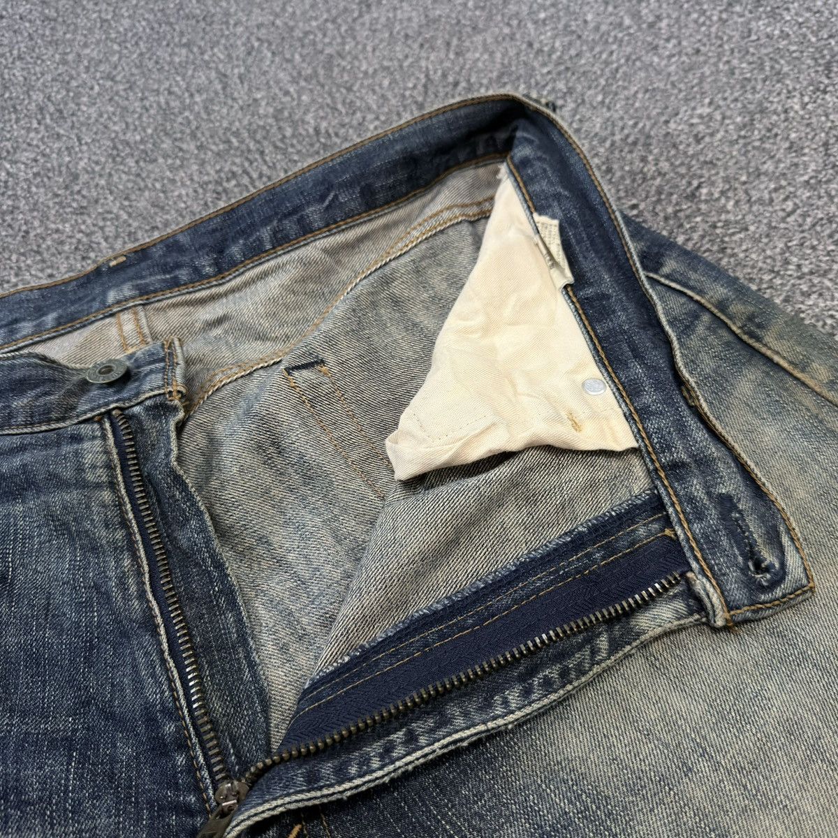 Fashion Victim Archives Baggy Vintage y2k Levis 504 Distressed Dirty Wash Size US 34 / EU 50 - 12 Thumbnail
