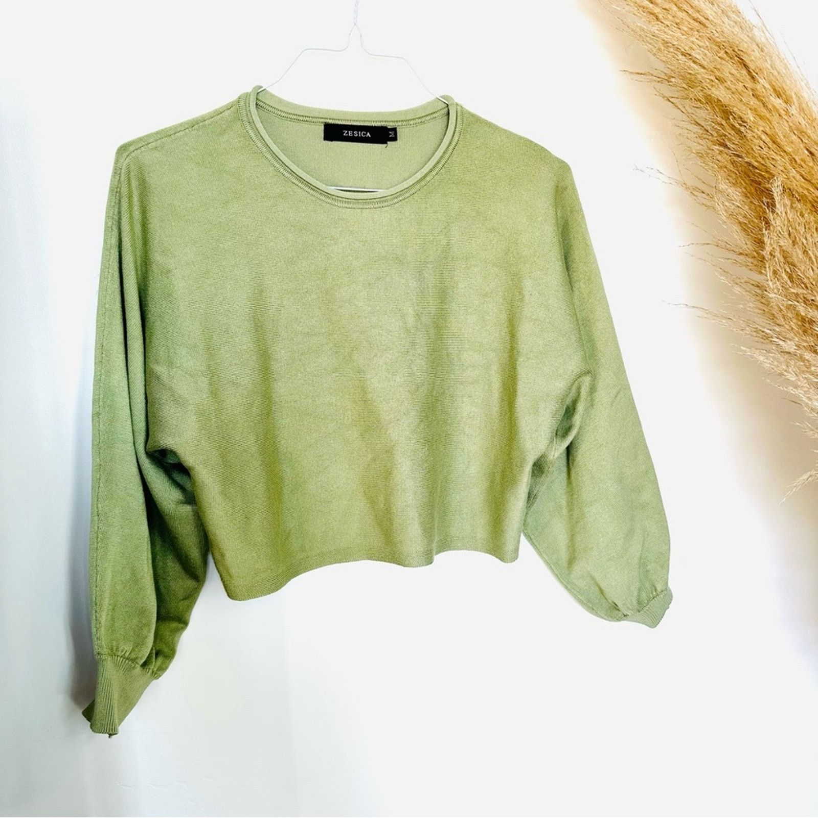 Nordstrom NEW ZESICA Sage Green Crop Bubble Sweater Tie Shorts Set Size M / US 6-8 / IT 42-44 - 4 Thumbnail