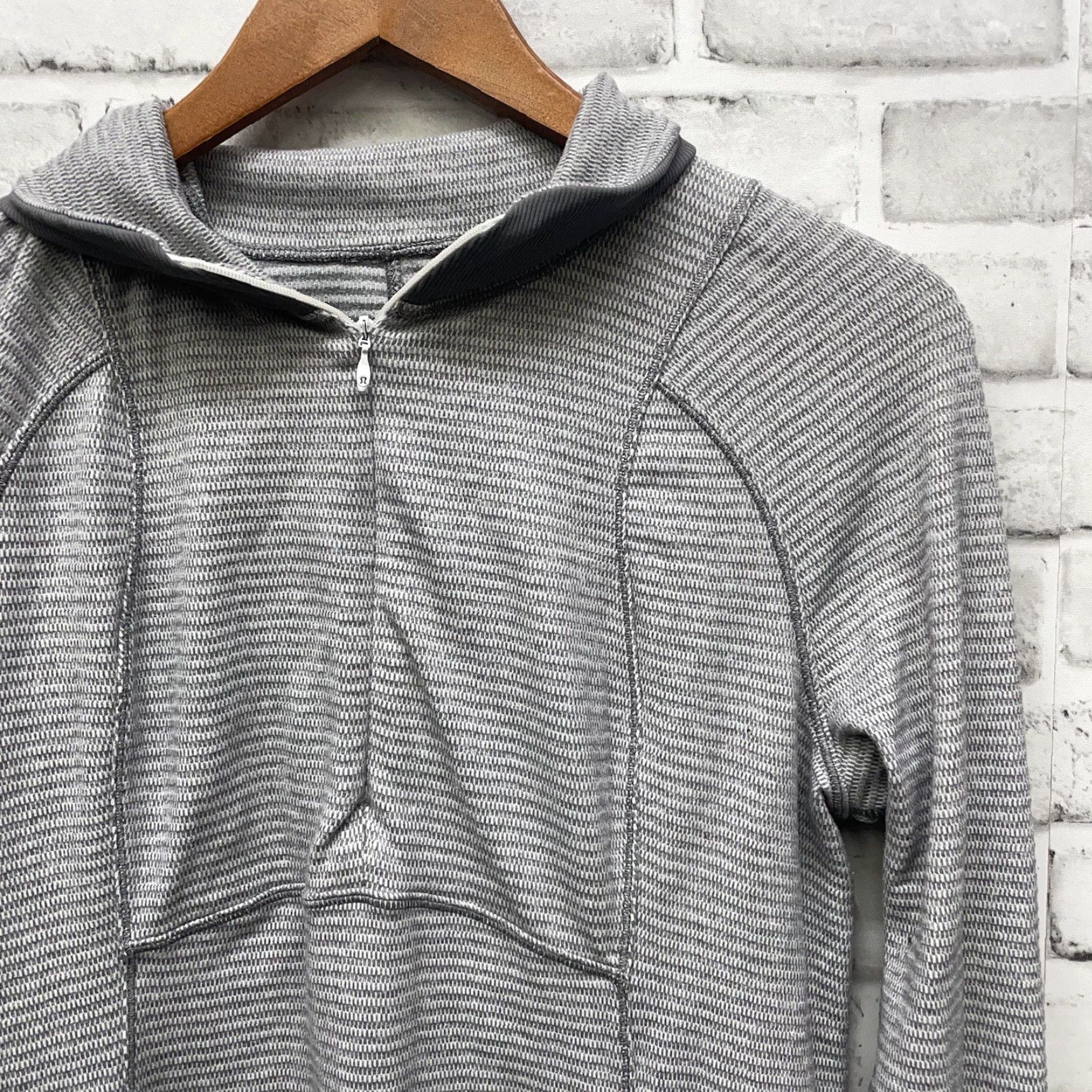 Lululemon Lululemon Gray Half Zip-Up Athletic Jacket Womens Size 10 - Gray, Basic Jacket, Activewear, Regular Fit, Polyester, Jacket, Women Size L / US 10 / IT 46 - 2 Thumbnail
