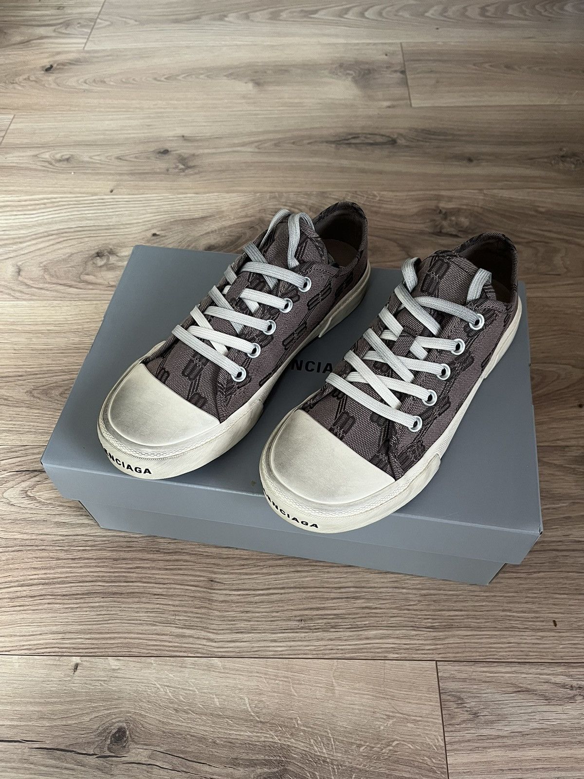 BALENCIAGA Paris Sneakers サイズ40 26-26.5 Balenciaga Paris High Top Sneakers 'White Destroyed Cotton