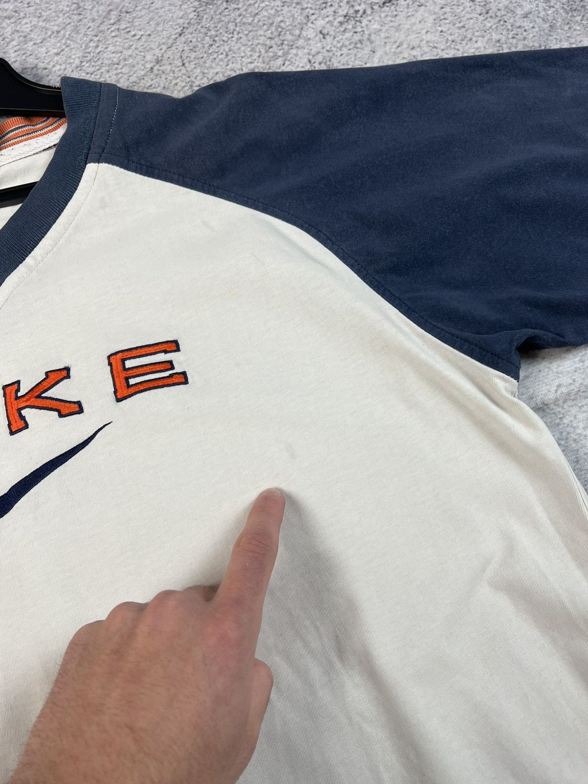 Nike × Vintage Vintage Nike embroidered logo T-shirt Size US L / EU 52-54 / 3 - 7 Thumbnail