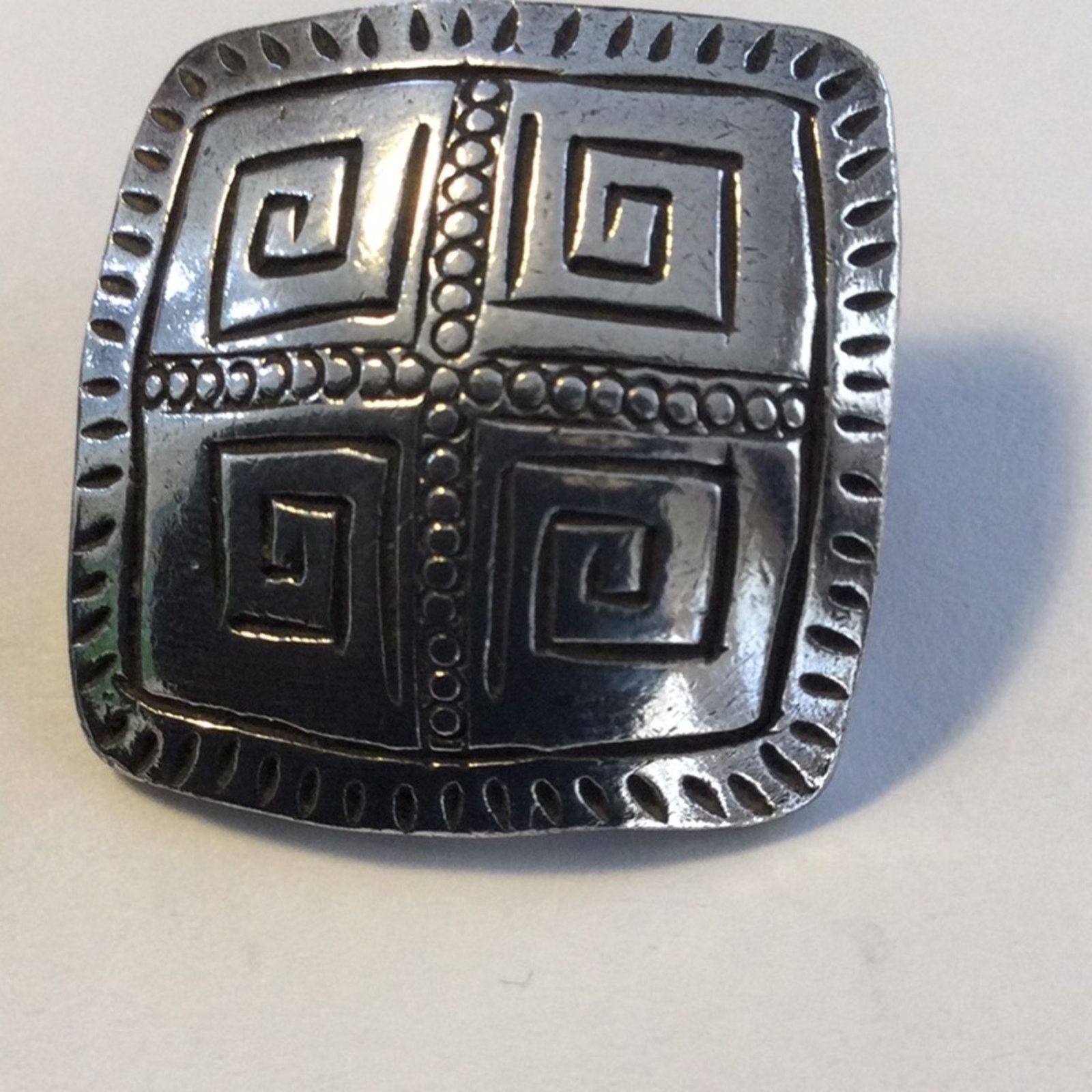 Other Vintage Mondernist Silver Tone Tribal Aztec Clip-On Earrings Size ONE SIZE - 2 Thumbnail