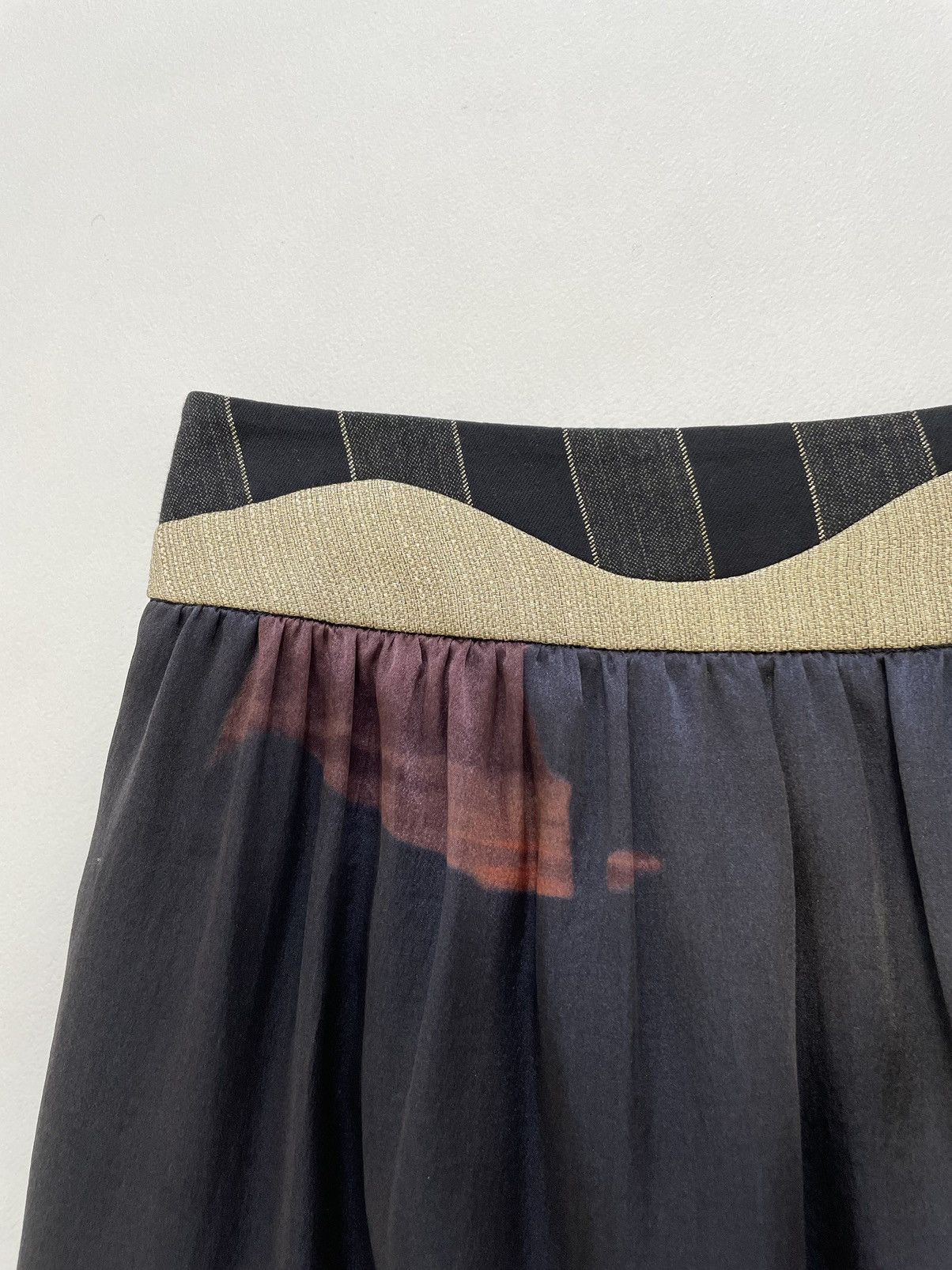 Undercover S/S 09 ‘Young Martyr’ Print Silk Midi Skirt Size 27" / US 4 / IT 40 - 2 Thumbnail