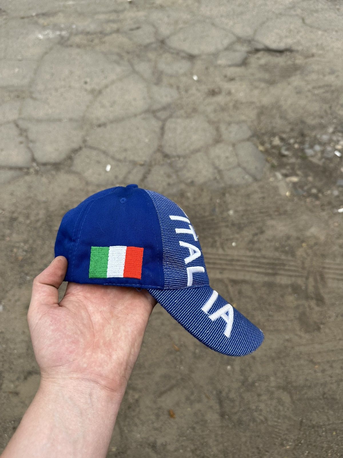 Italia Independent Vintage Italia Cap Soccer Jersey Y2K Blockcore Hype Style Size ONE SIZE - 2 Thumbnail