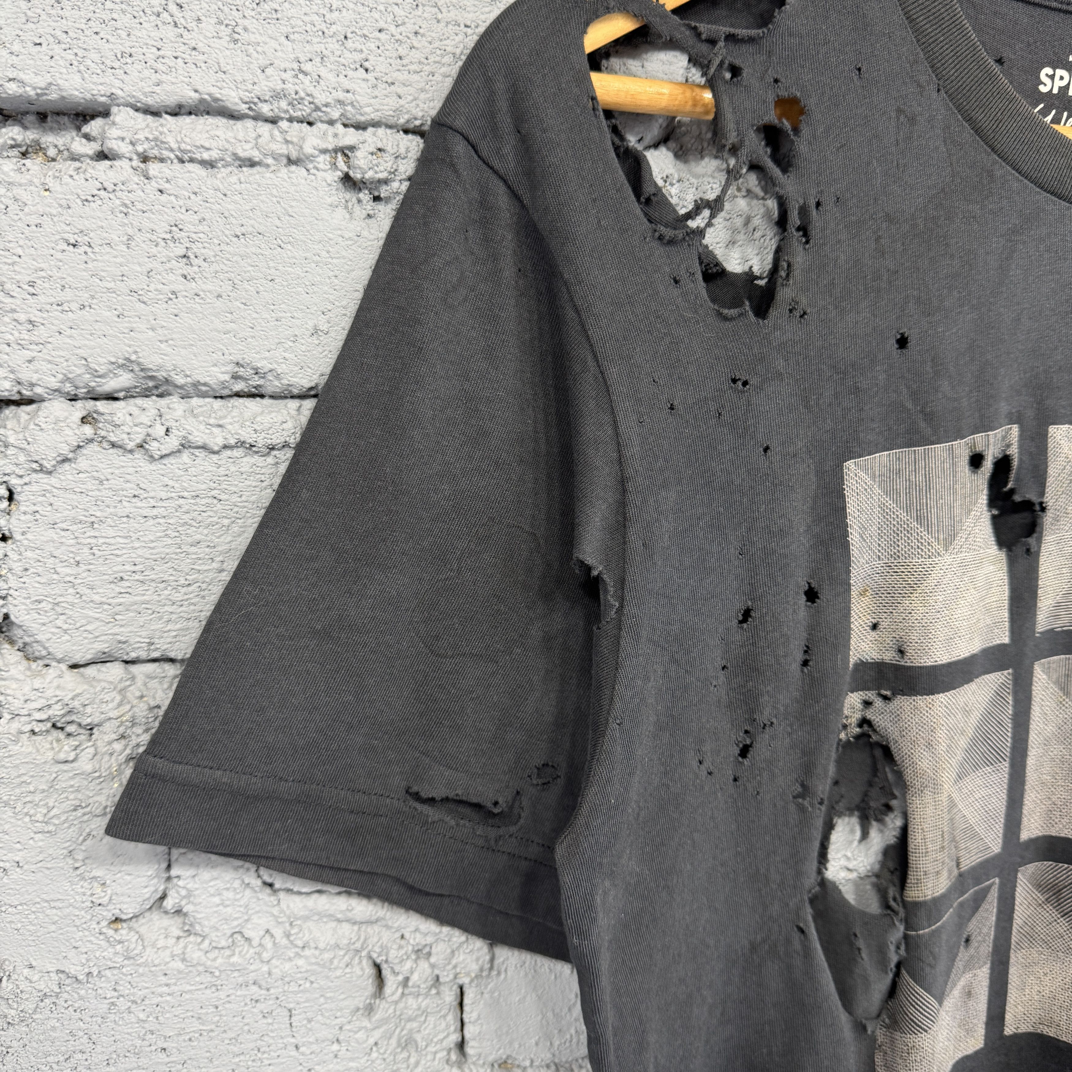 Uniqlo Uniqlo MOMA Special Edition Modern ART Distressed Sunfaded Size US M / EU 48-50 / 2 - 5 Thumbnail