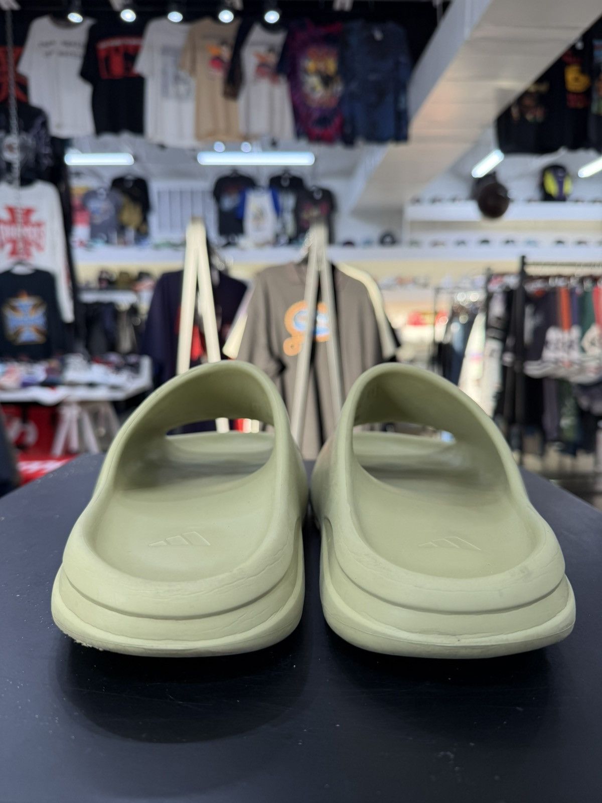 Yeezy Adidas Yeezy Slide Resin Size 9 Size US 9 / EU 42 - 5 Thumbnail