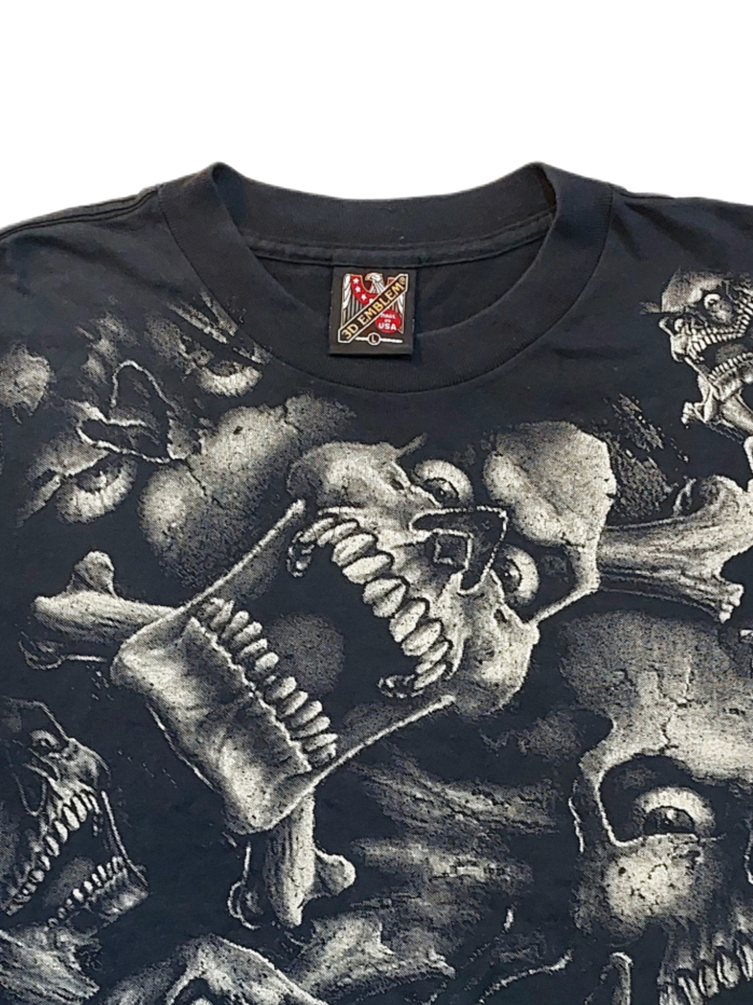 Vintage Vintage 3D Emblem Skull all overprint Size US L / EU 52-54 / 3 - 2 Thumbnail