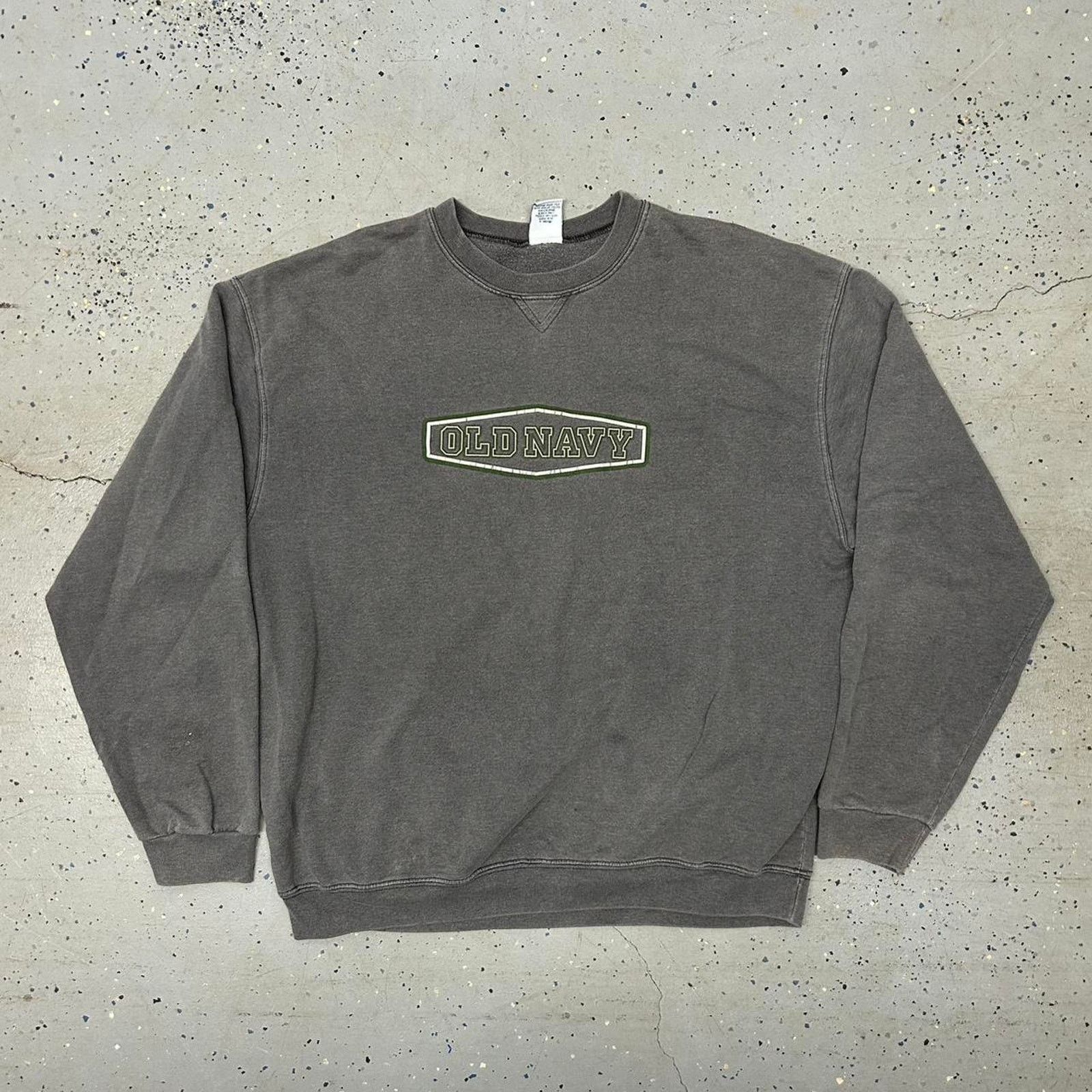 Old Navy Y2K Grey Old Navy crewneck sweatshirt with green logo Size US L / EU 52-54 / 3 - 1 Thumbnail