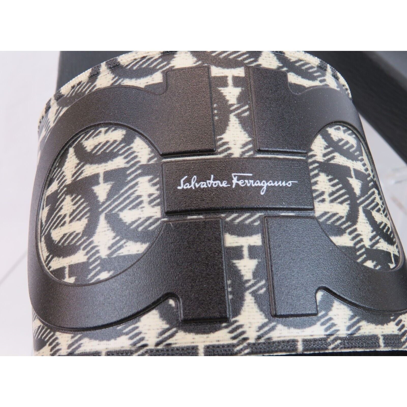 Salvatore Ferragamo FERRAGAMO GROOVE 6 BEIGE BLACK GANCINI LOGO SANDALS 10 Size US 10 / EU 43 - 3 Thumbnail