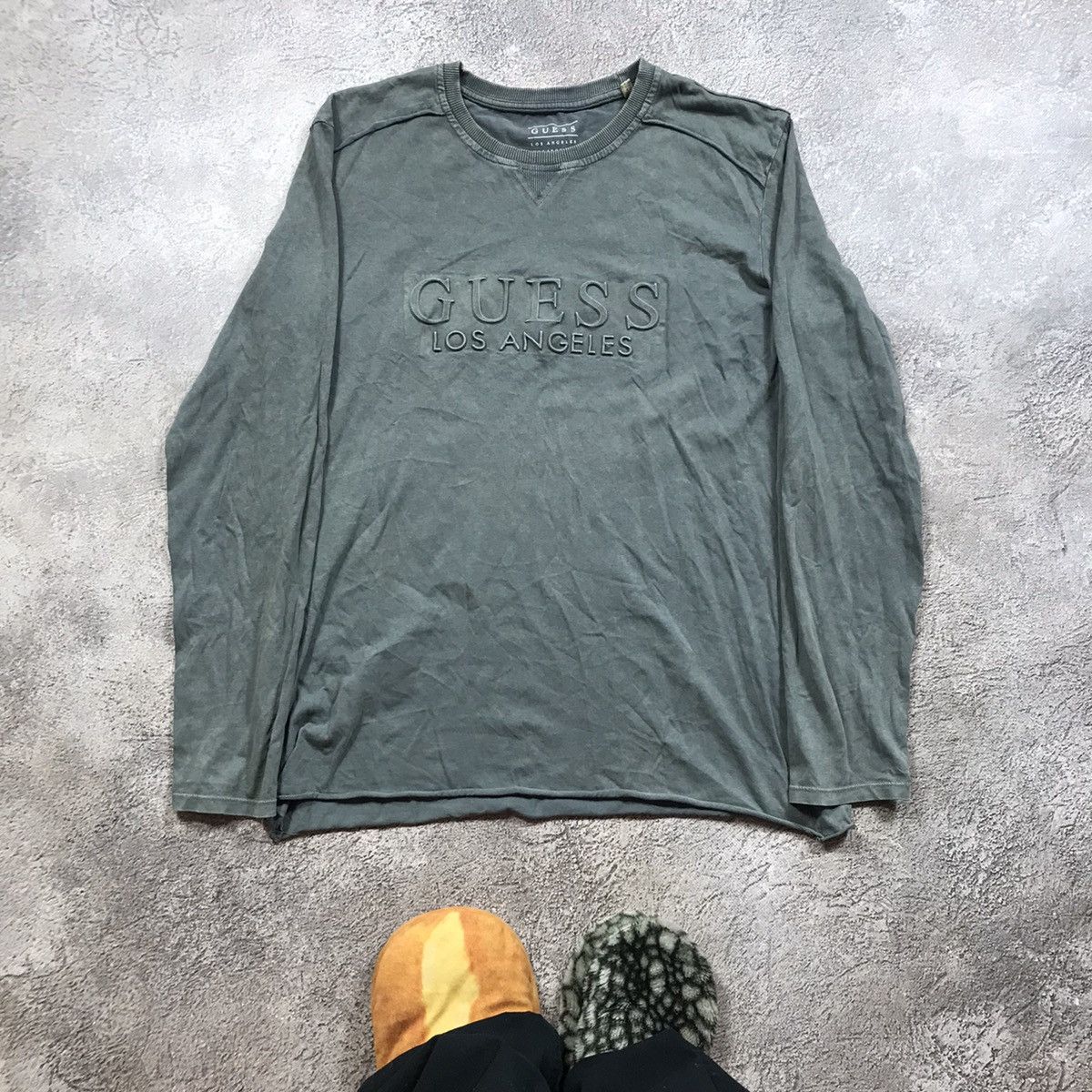 Vintage Vintage 90s Guess Sun Faded Graphic Tee Streetwear Baggy L Size US L / EU 52-54 / 3 - 1 Thumbnail