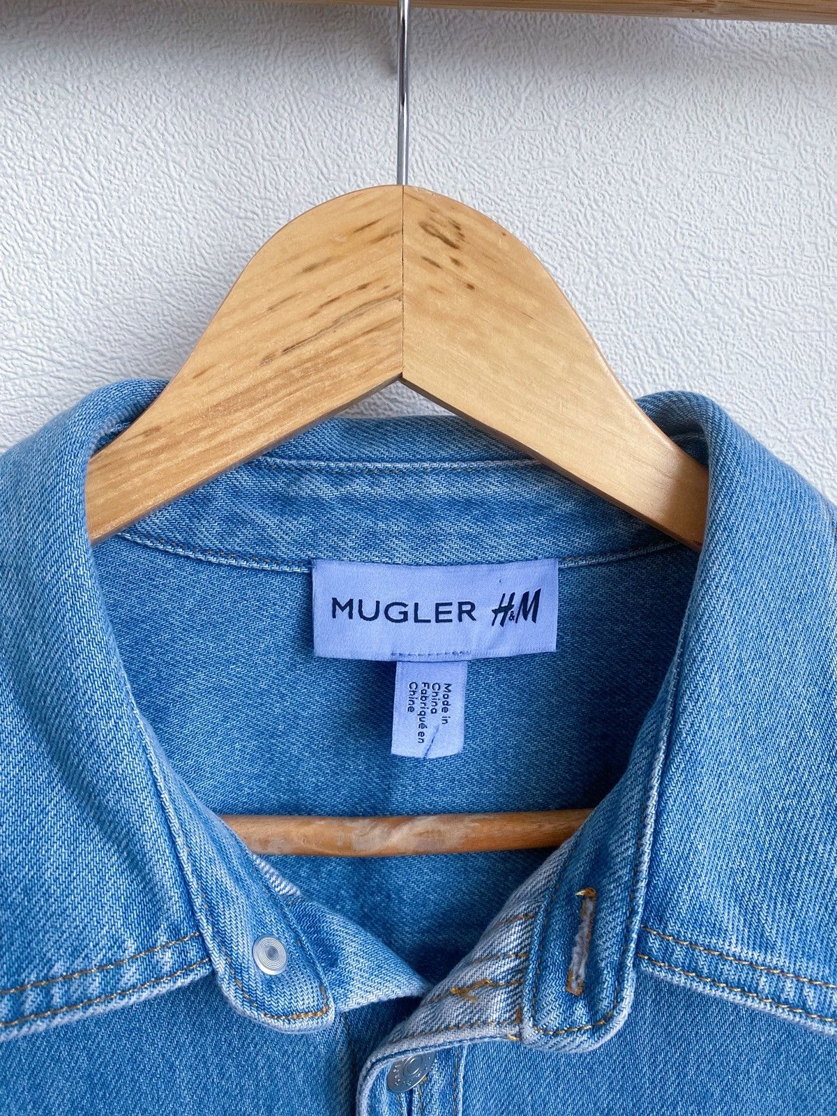 H&M × Mugler × Thierry Mugler Mugler x H&M Light Denim Shirt Size L Size US L / EU 52-54 / 3 - 3 Thumbnail
