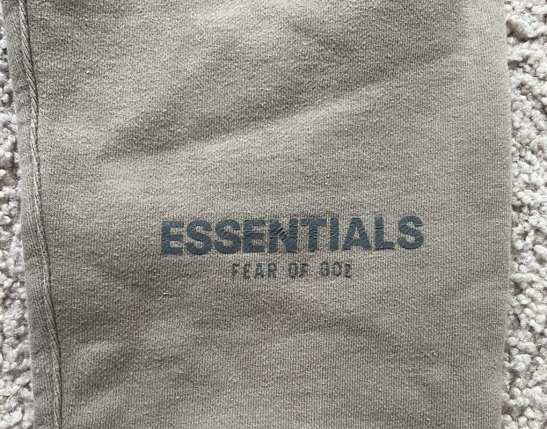 Essentials Essentials gray sweats Size US 29 - 3 Thumbnail