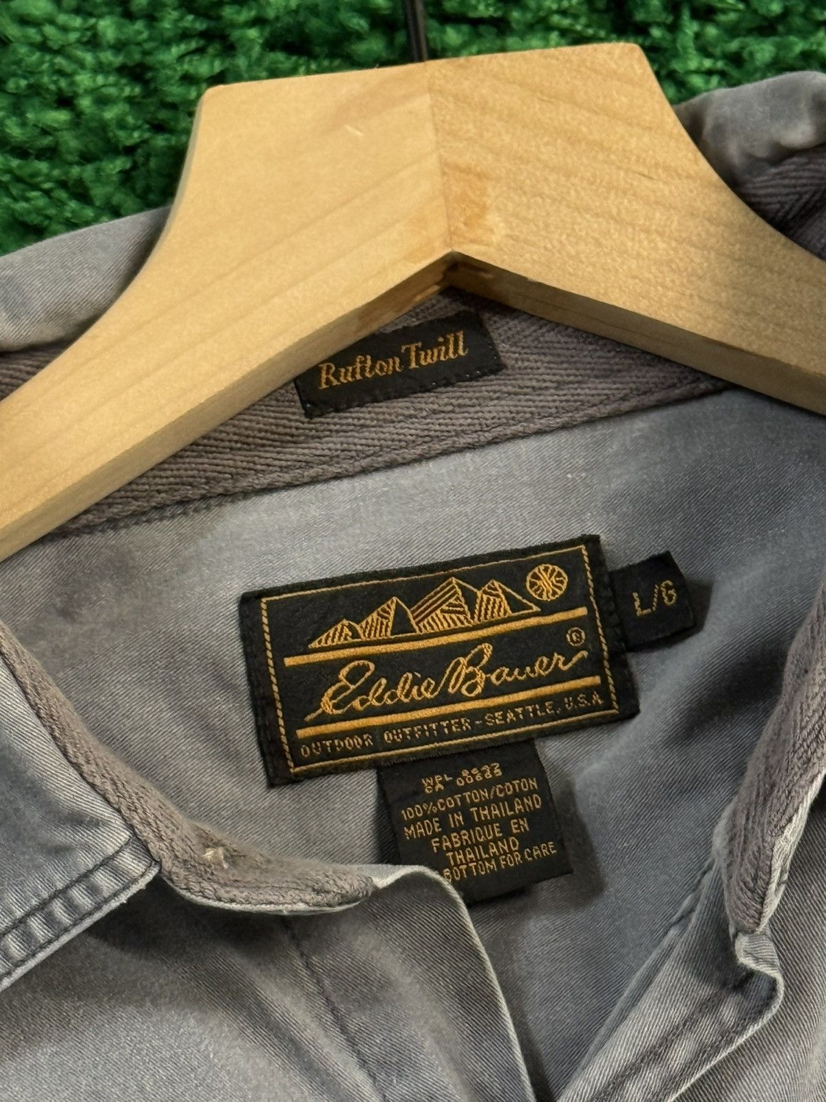 Eddie Bauer × Vintage Vintage Eddie Bauer Chambray Grey Button Down Shirt Large Size US L / EU 52-54 / 3 - 6 Thumbnail