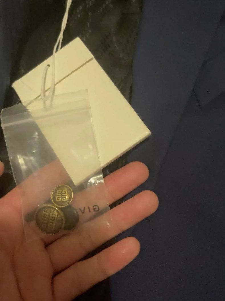 Givenchy Givenchy Wool suit, size 52. Purchased from Hangzhou Tower Size US XL / EU 56 / 4 - 3 Thumbnail