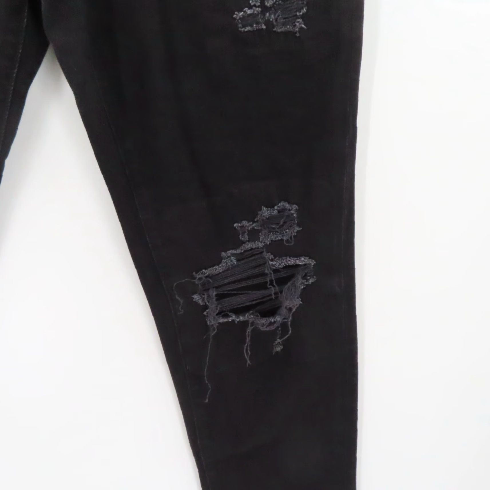American Eagle Outfitters American Eagle Outfitters Men Jeans 32x34 Athletic Cozy Airflex Distressed Black Denim Straight 5-Pocket Size US 32 / EU 48 - 4 Thumbnail