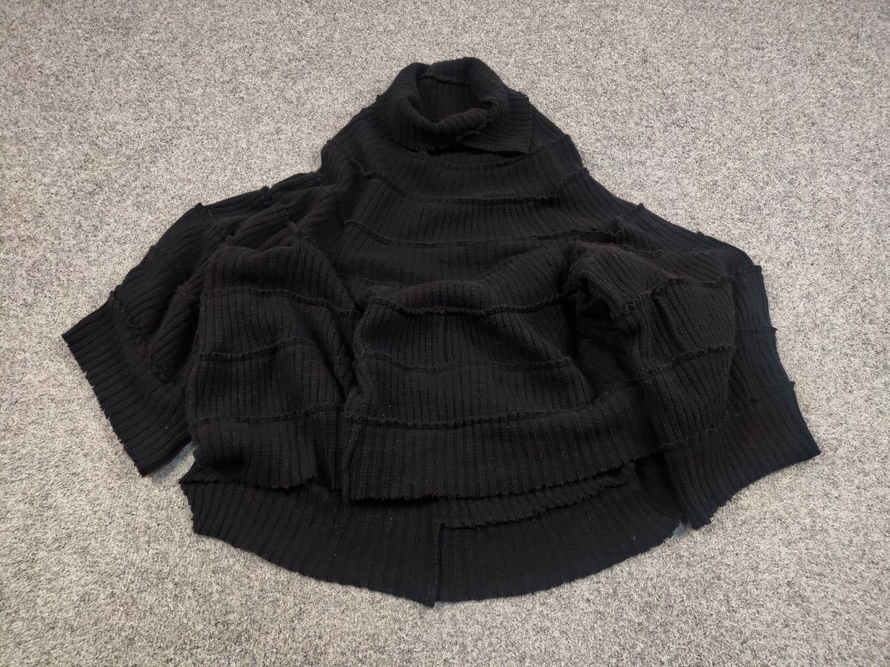 Yohji Yamamoto Vintage 90s Y's Yohji Yamamoto Knit Poncho Oversized Sweater Size M / US 6-8 / IT 42-44 - 2 Thumbnail