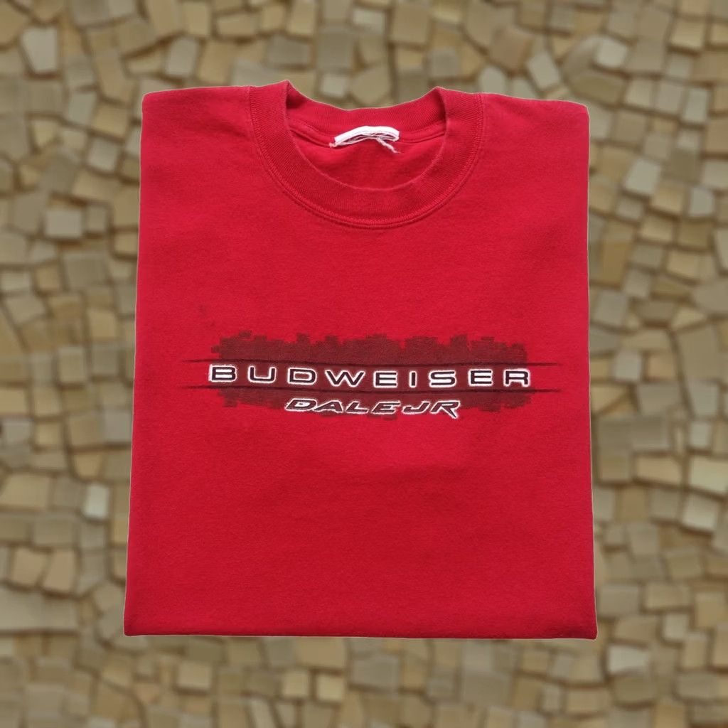 Chase Authentics VINTAGE BUDWEISER T-SHIRT Chase Authentics NASCAR Red Graphic 90s 00s SZ L Mens Red Graphic T Shirt Size US L / EU 52-54 / 3 - 1 Thumbnail