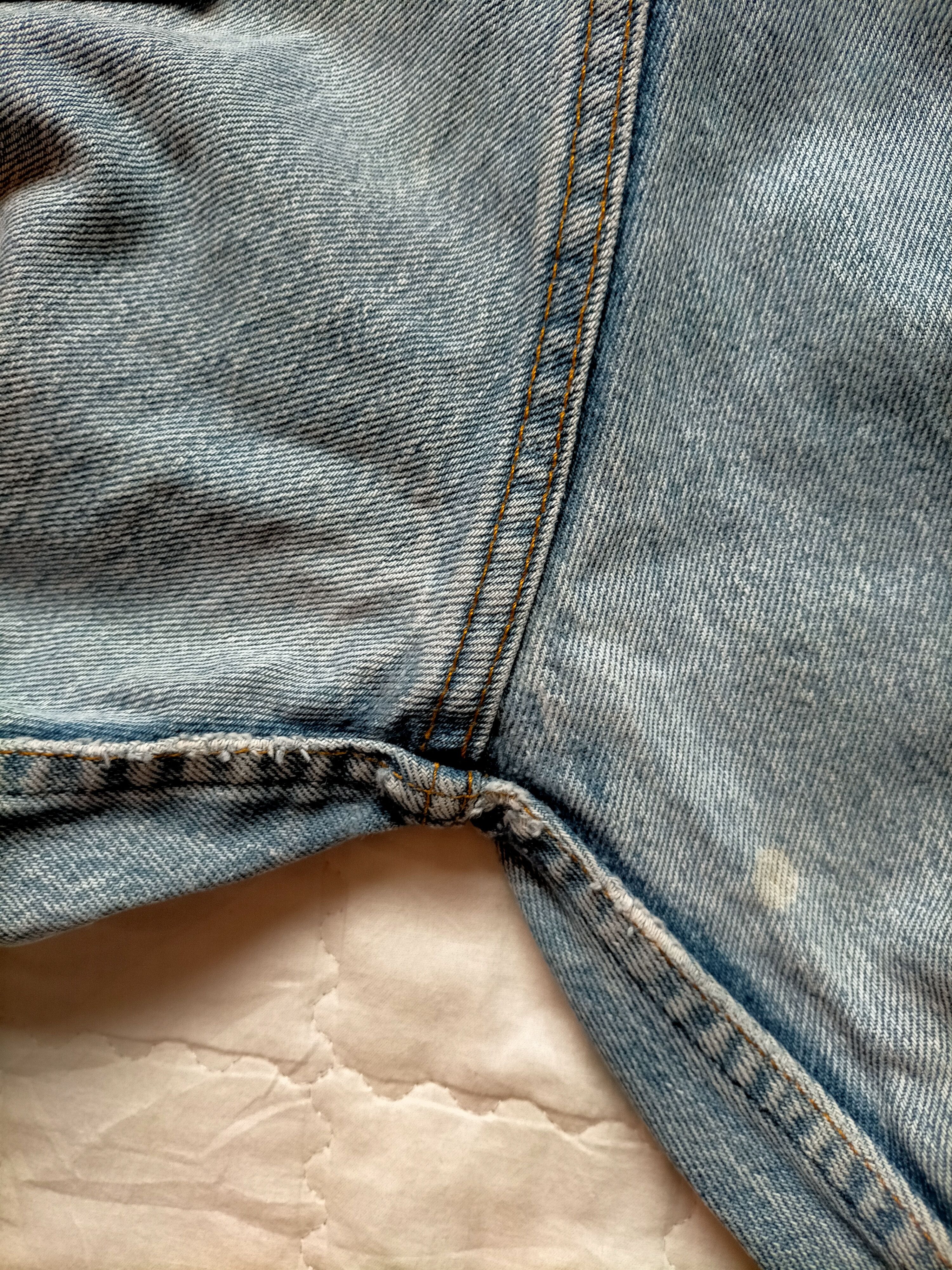 Levi's Vintage Clothing Vintage Levis 501 Usa Button Fly 520 Blue Jeans Size US 31 - 19 Thumbnail