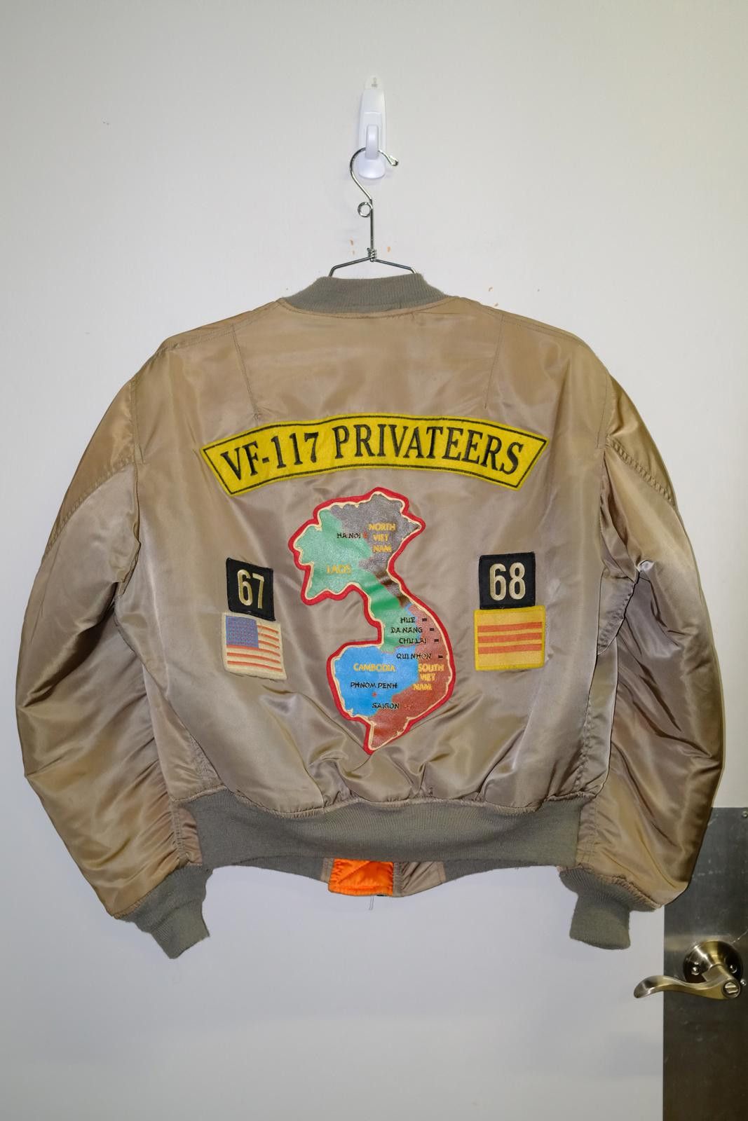 Avirex 68' Avirex VF-117 Privateers MA-1 Flight Jacket Size L / US 10 / IT 46 - 2 Thumbnail