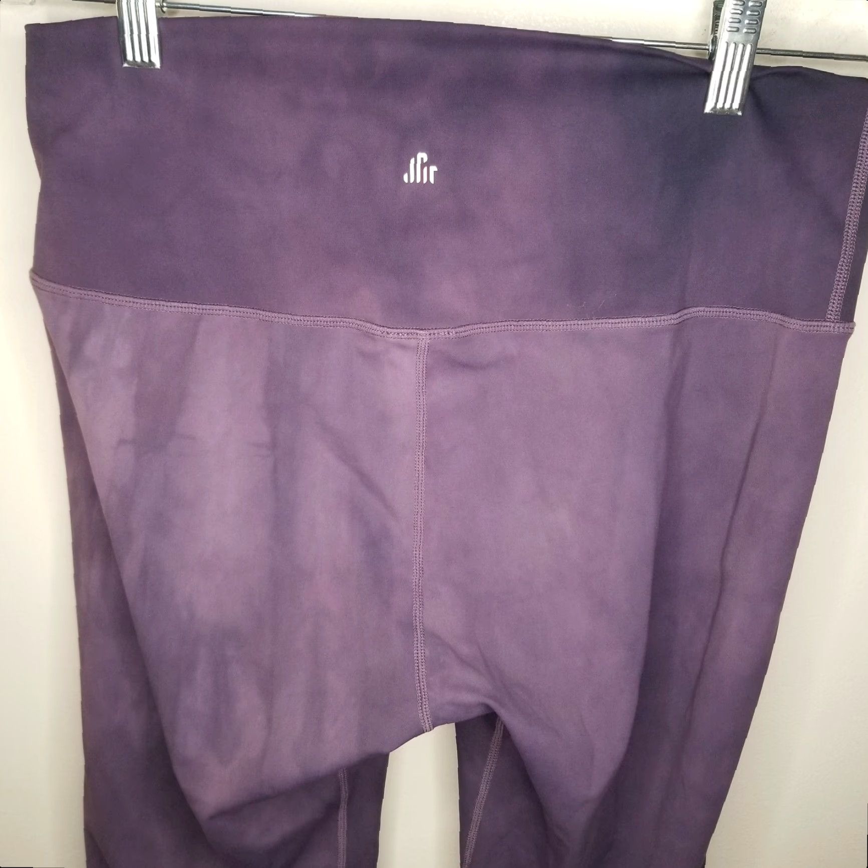Vintage JOY2fitt Women's Leggings Activewear 2XL Purple Compression Yoga Leggings Purple 2XL Womens Size 40" / US 18 - 6 Thumbnail