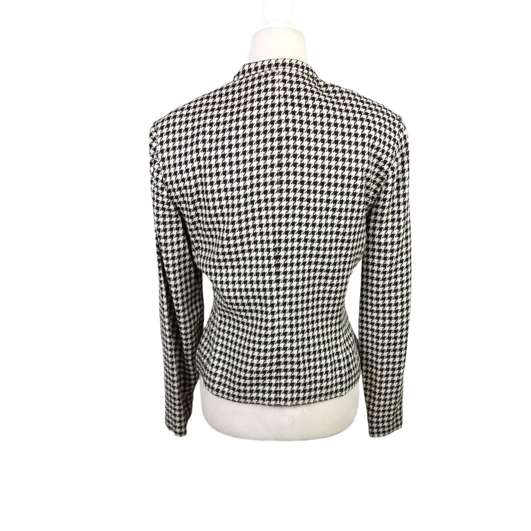 Vintage VINTAGE 90s Bichon cream and brown houndstooth plaid zip front blazer jacket 6 Women Short Sleeve Blazer Fall Spring 90s 80s Mens Womens Girls Boys Size M / US 6-8 / IT 42-44 - 4 Thumbnail