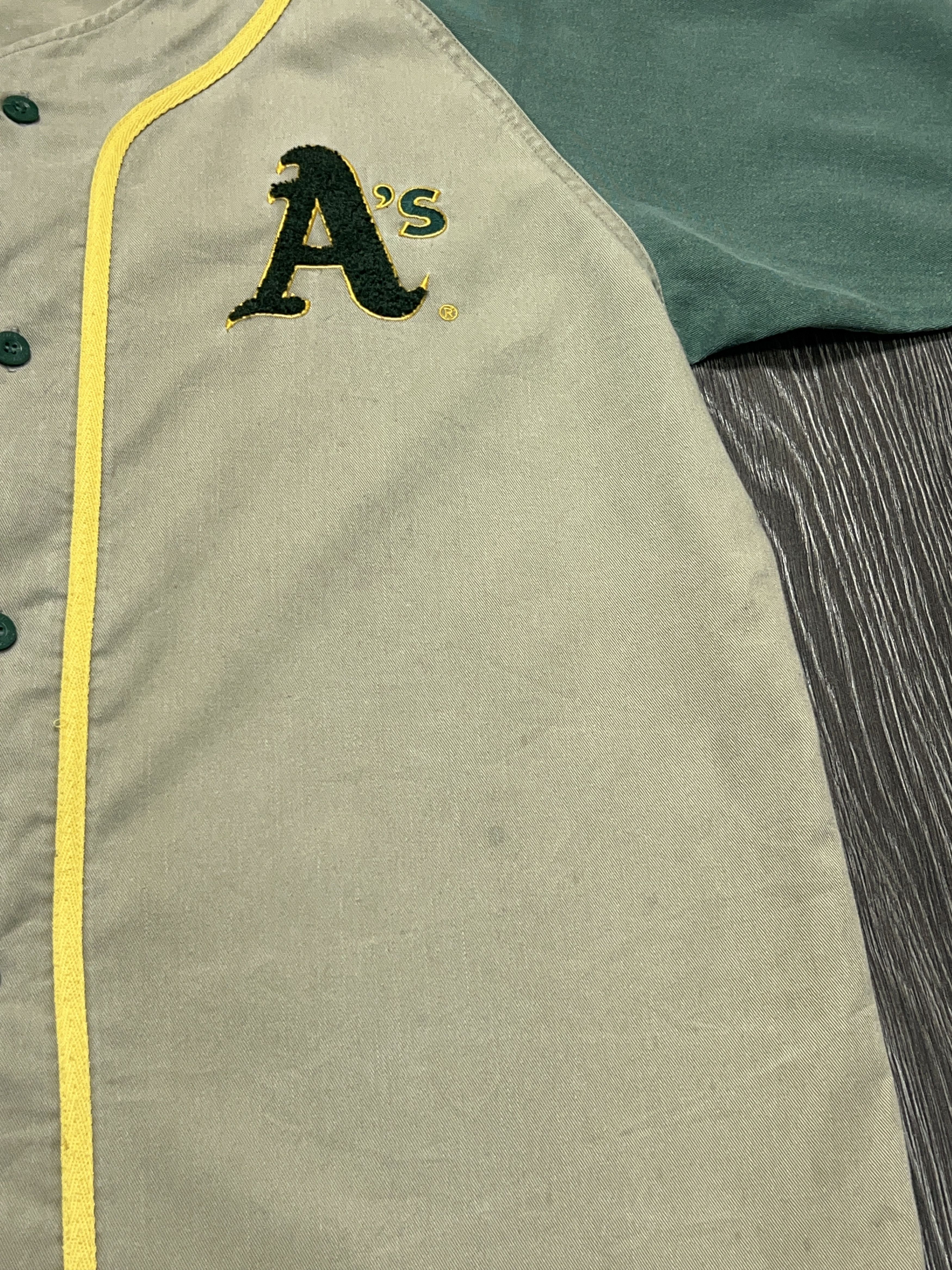 Starter Vintage Mens A's Oakland Athletics Baseball Jersey T Shirt L Size US L / EU 52-54 / 3 - 5 Thumbnail