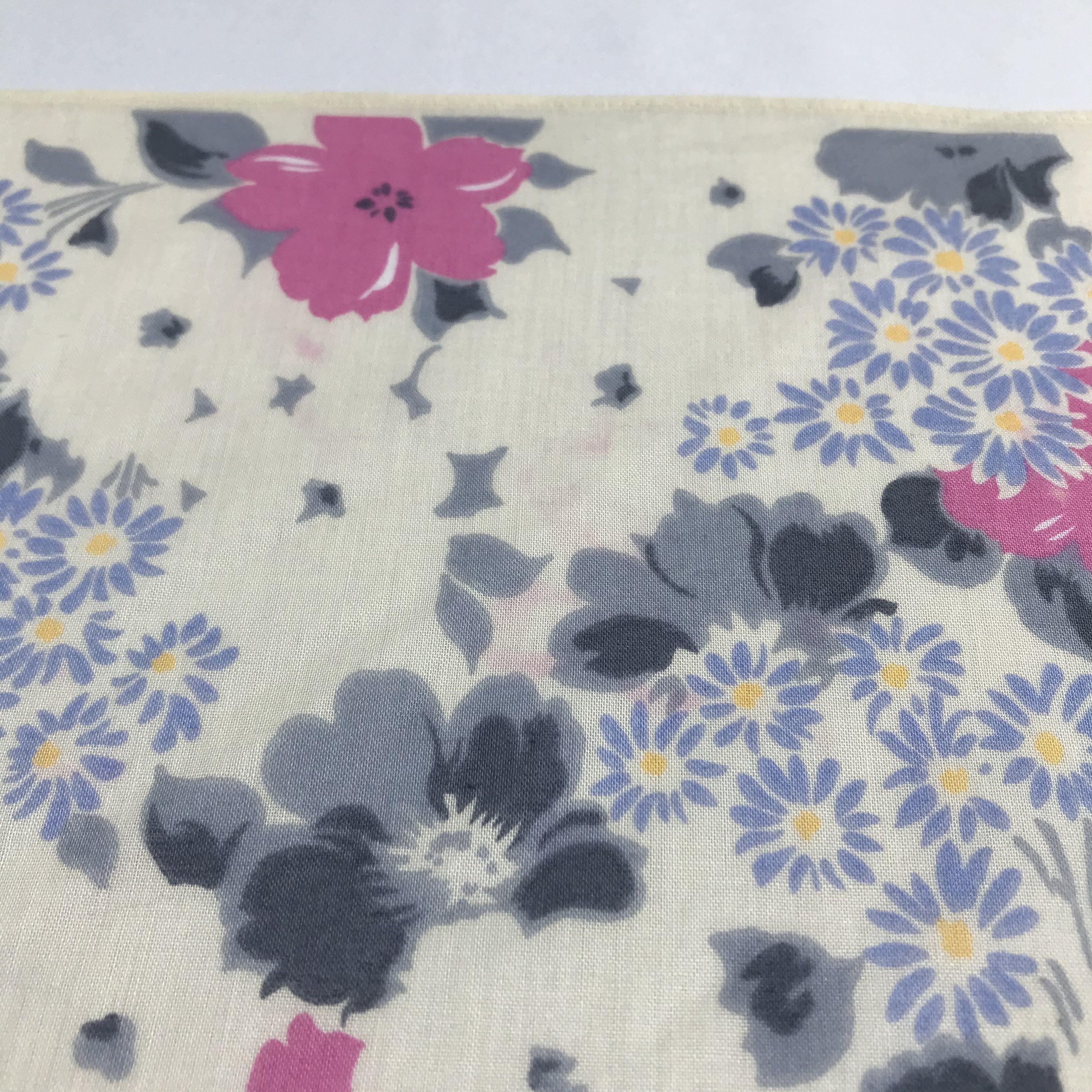 Pierre Balmain Pierre Balmain Handkerchief Neckerchief Bandana H1068 Size ONE SIZE - 6 Thumbnail