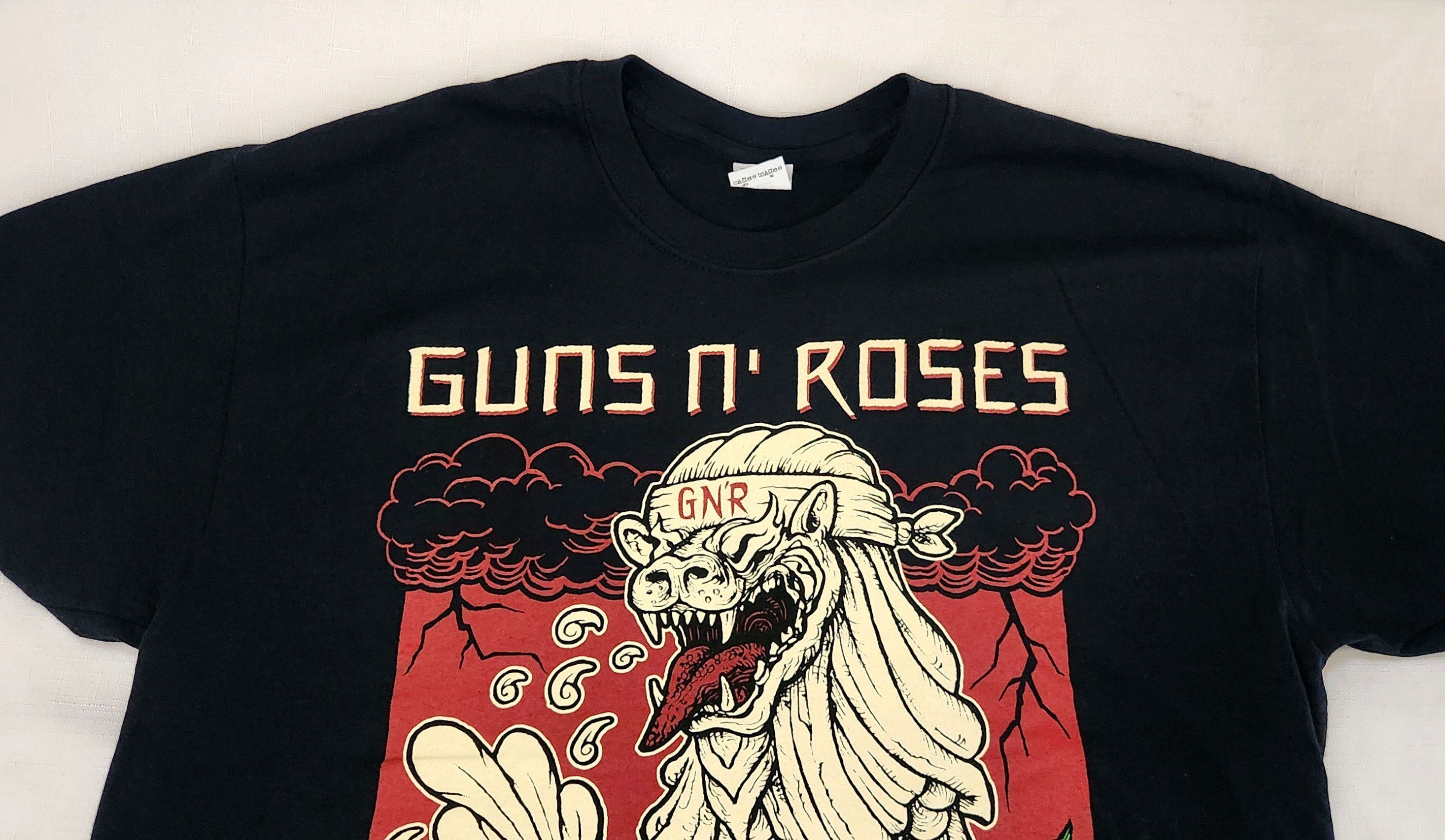 Band Tees Guns N Roses Not In This Lifetime 2017 Singapore SZ Large Size US L / EU 52-54 / 3 - 4 Thumbnail