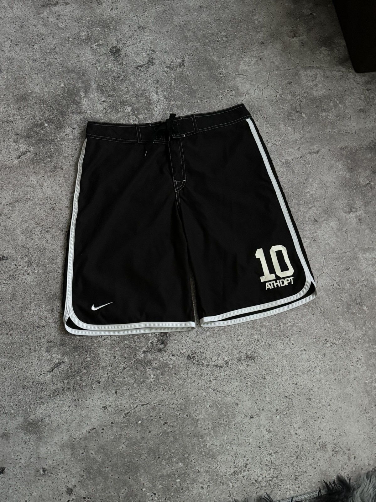 Nike × Vintage Vintage Nike athdpt 10 nylon shorts pants Size US 32 / EU 48 - 2 Thumbnail