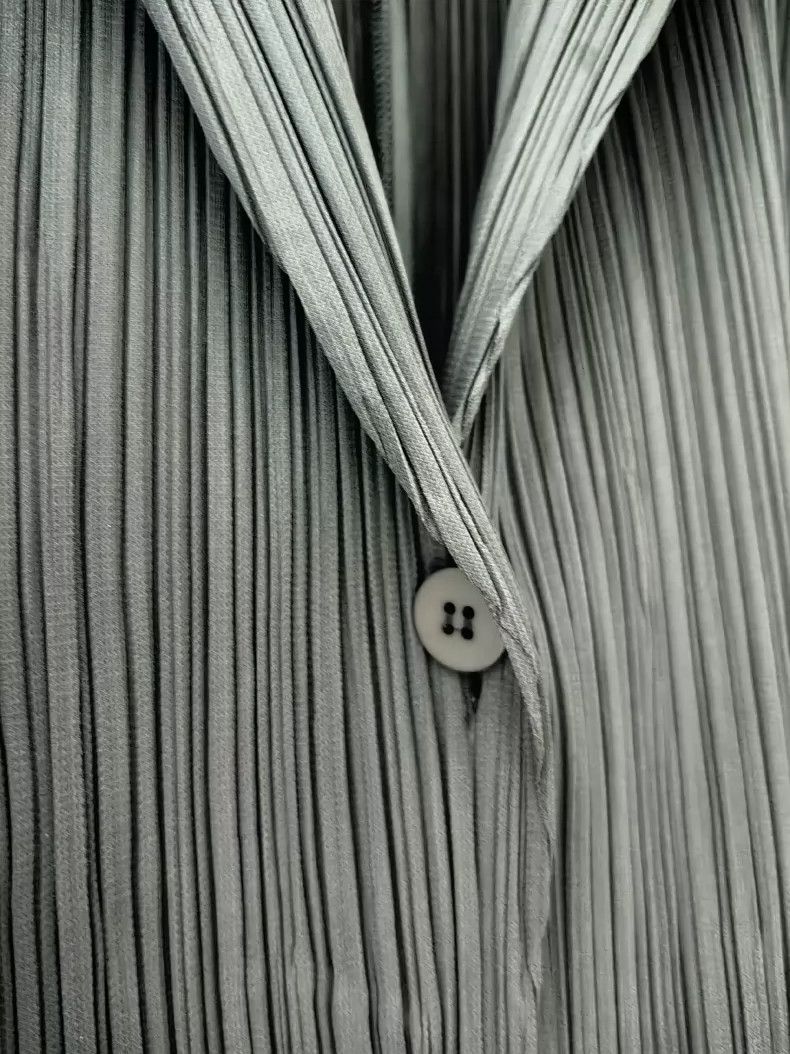Issey Miyake Issey Miyake size:3 Grey pleated coat Size M / US 6-8 / IT 42-44 - 4 Thumbnail