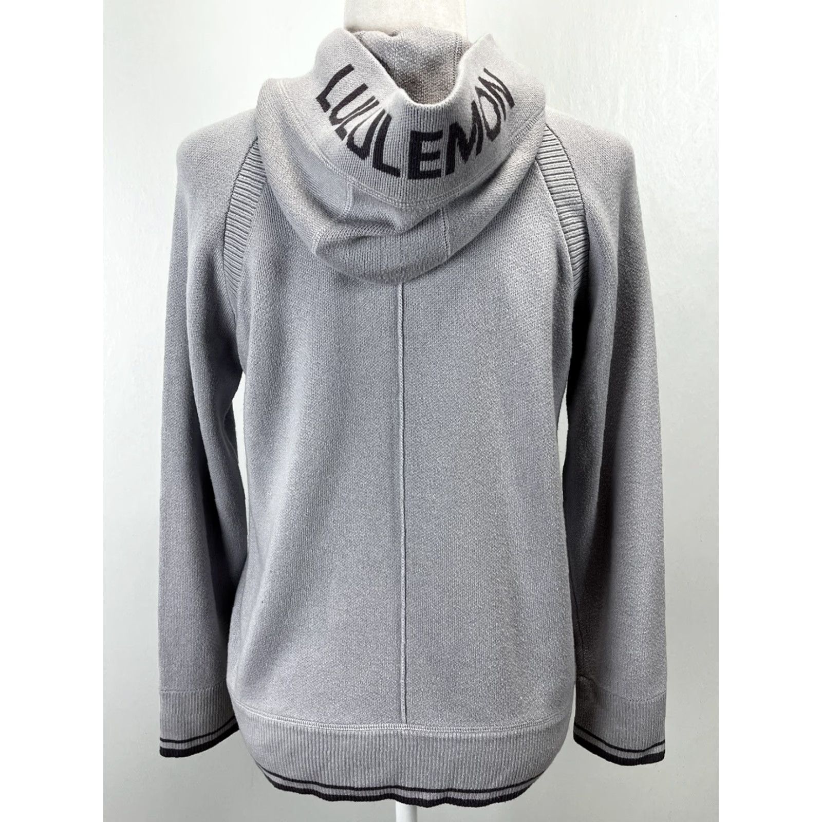 Lululemon LULULEMON Soothe Away Hoodie Pullover Activewear Sz 4 Gray/Lavender Cashmere Women's Size S / US 4 / IT 40 - 3 Thumbnail