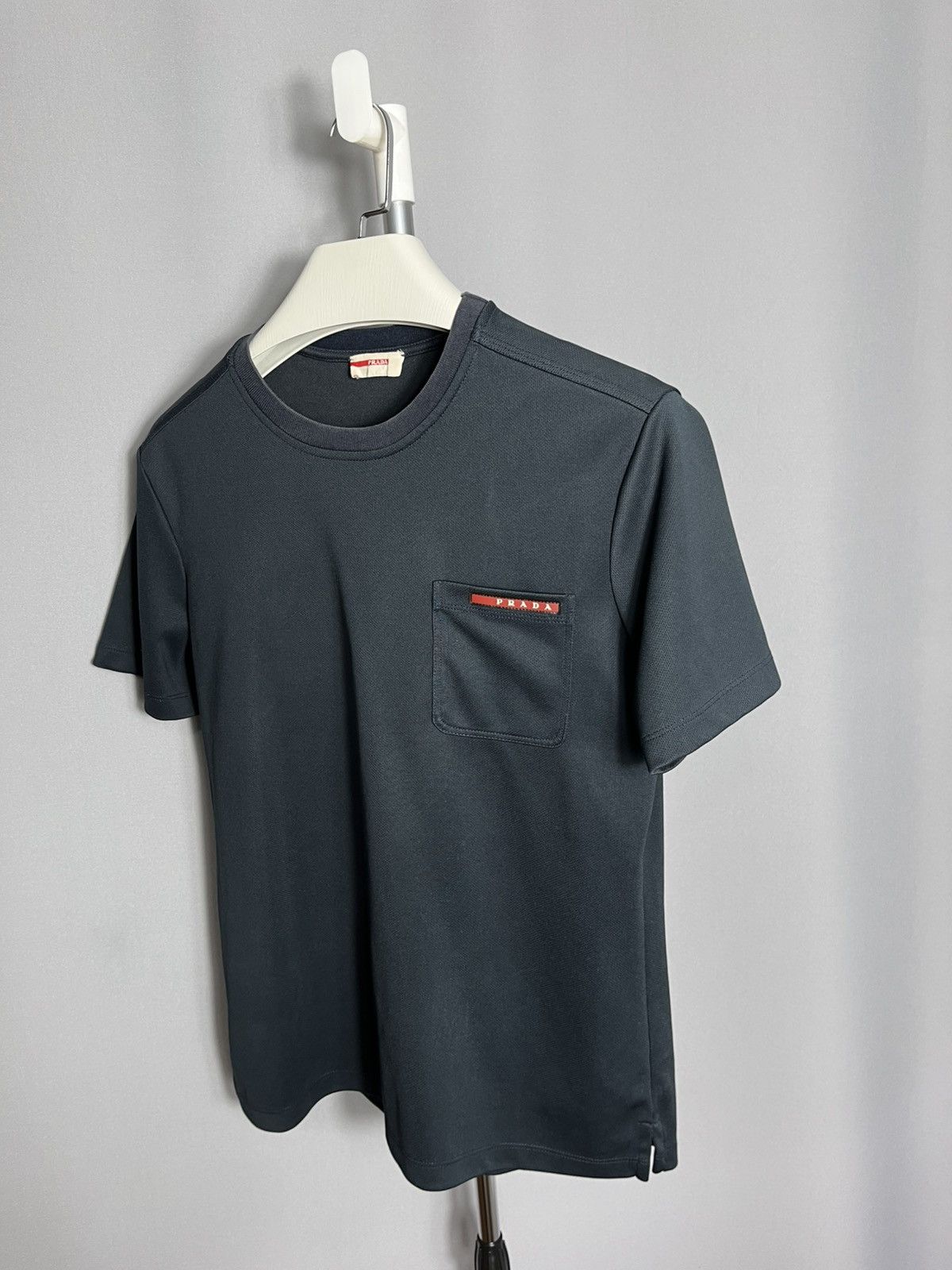 Prada Prada mens t-shirt polyester navy 2010 Size US S / EU 44-46 / 1 - 2 Thumbnail