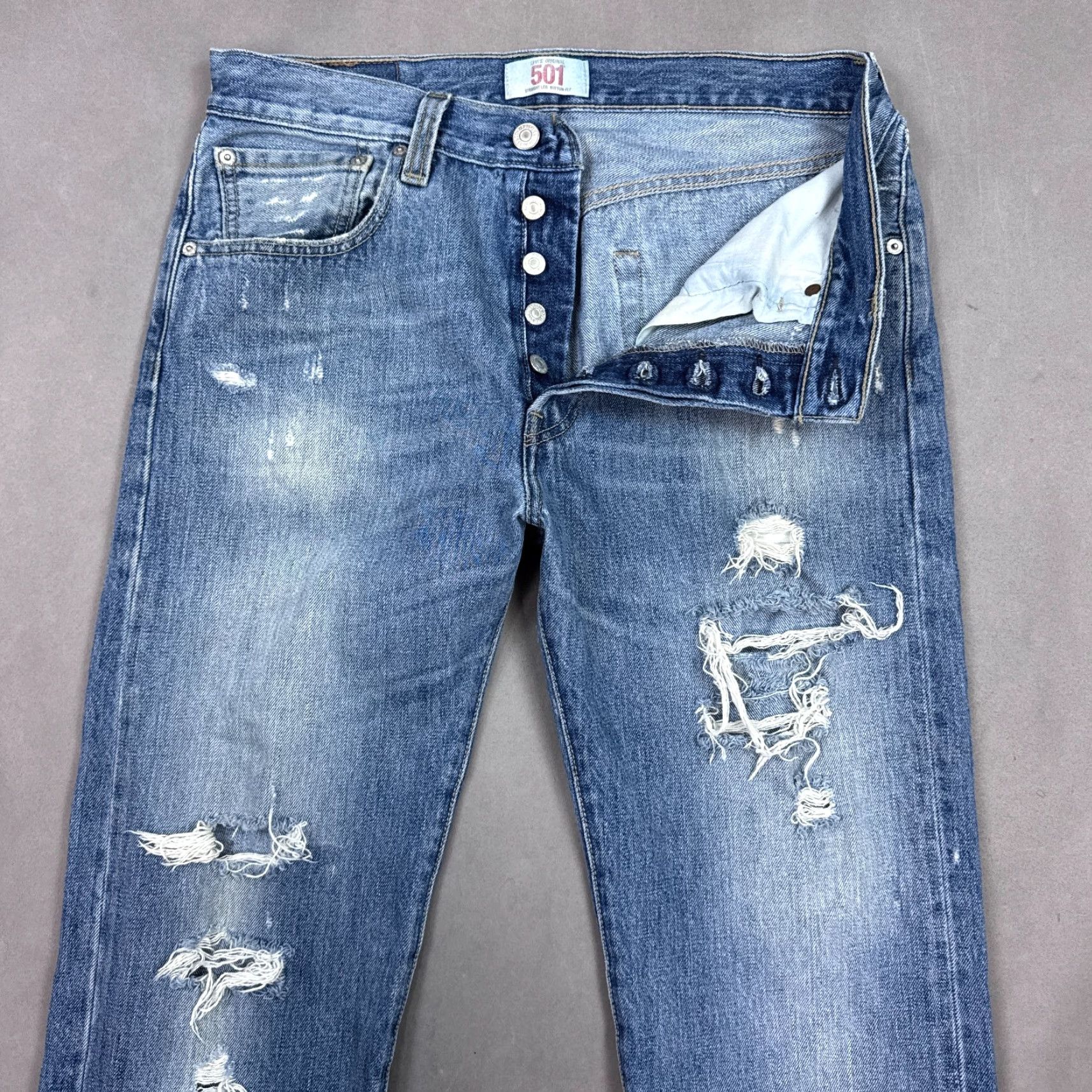 Levi's Levi's 501 Jeans Mens 32x32 Blue Thrashed Destroyed Button Fly Work Denim Straight 5-Pocket Classic Regular Waist 32in Inseam Jeans Mens Blue Size US 32 / EU 48 - 2 Thumbnail