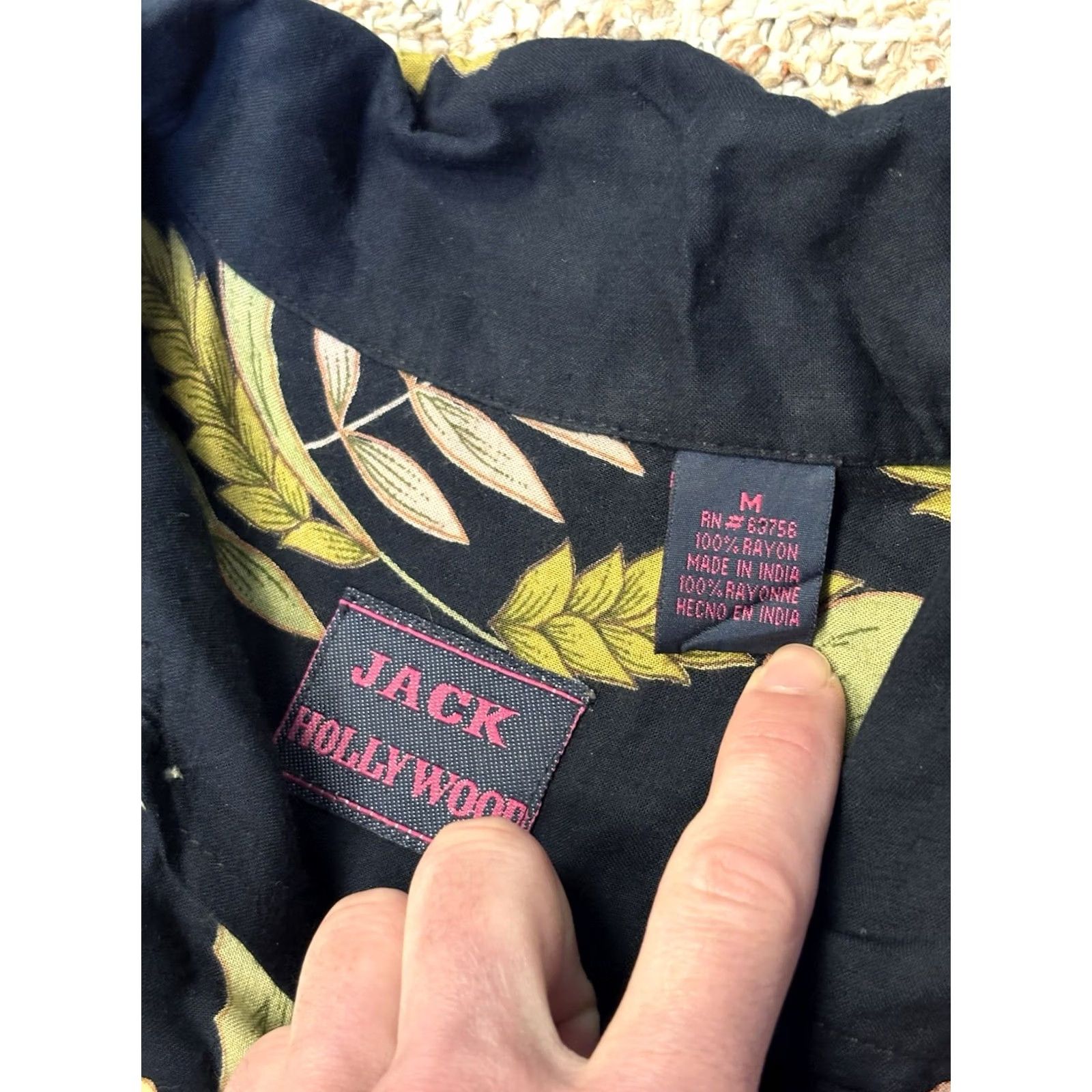 Vintage VINTAGE Jack Hollywood Hawaiian Button Up Black Floral Short Sleeve Shirt Sz M Mens Regular Button-Down Collar 90s Theme Spring Summer Size US M / EU 48-50 / 2 - 4 Thumbnail