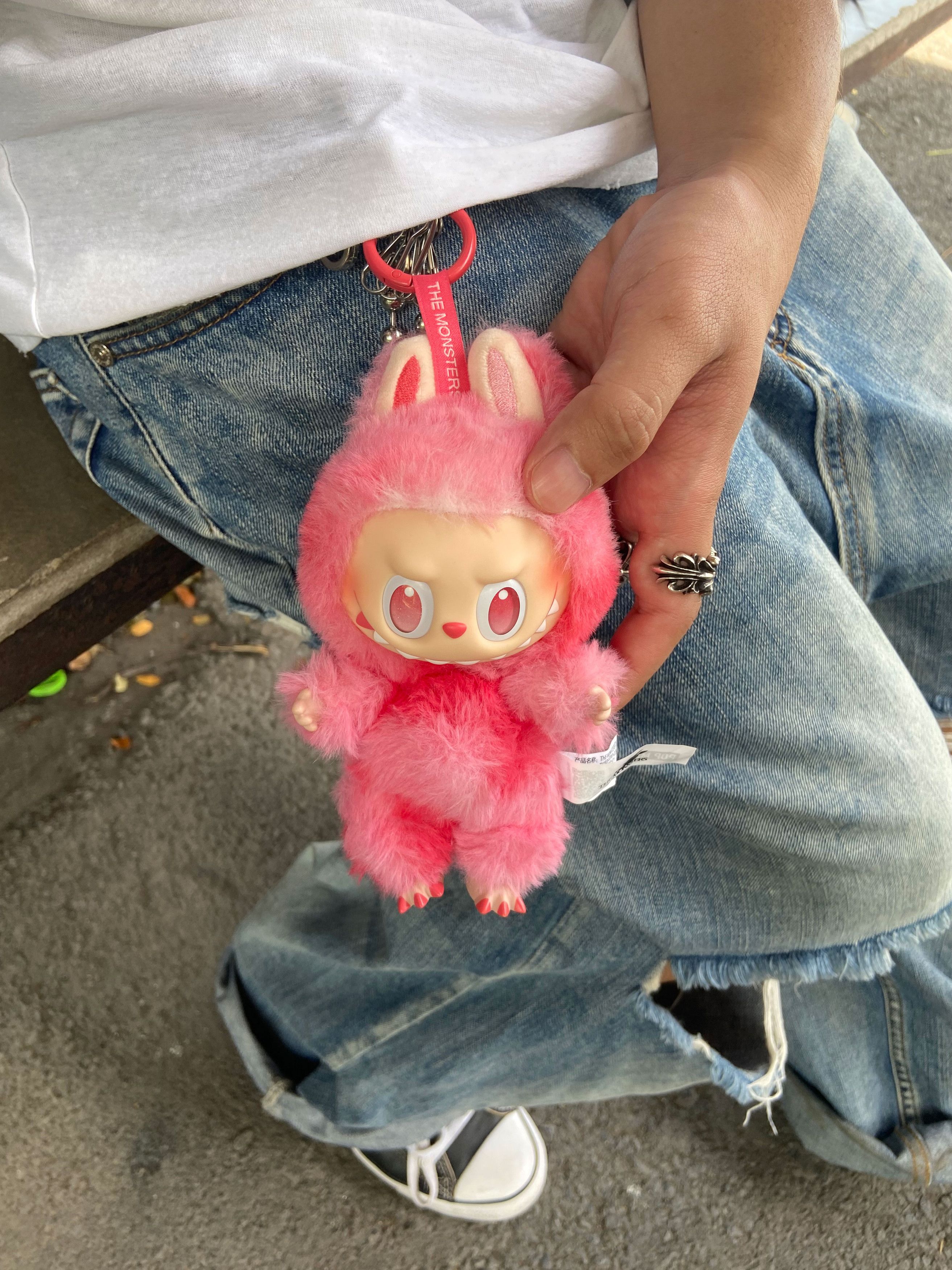 Medicom Toy THE MONSTERS LABUBU V3 - Big into Energy Size ONE SIZE - 3 Thumbnail