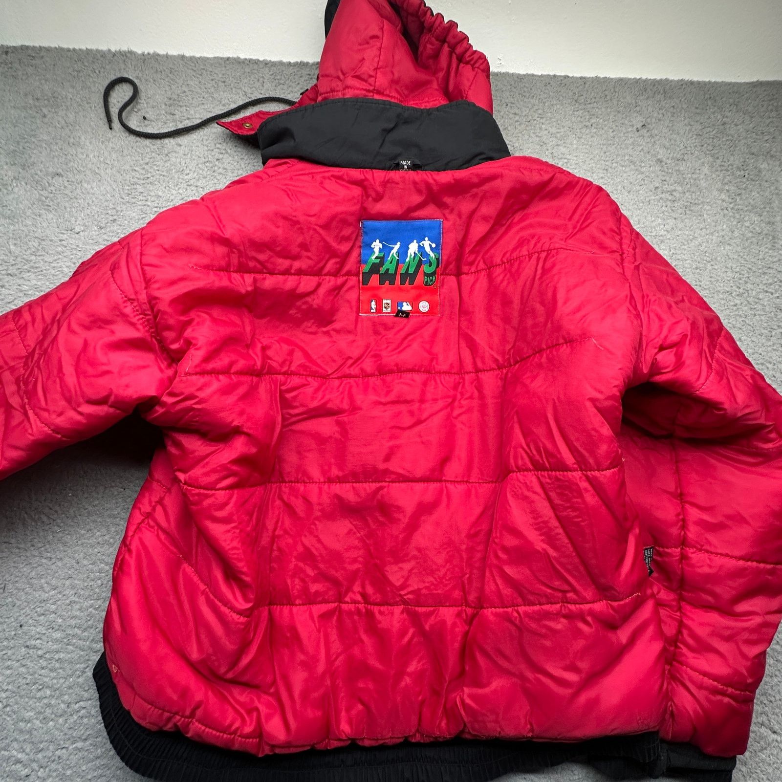 Other VTG 90s FANS Pick Chicago Bulls Puffer Hooded Jacket Medium Size US M / EU 48-50 / 2 - 9 Thumbnail
