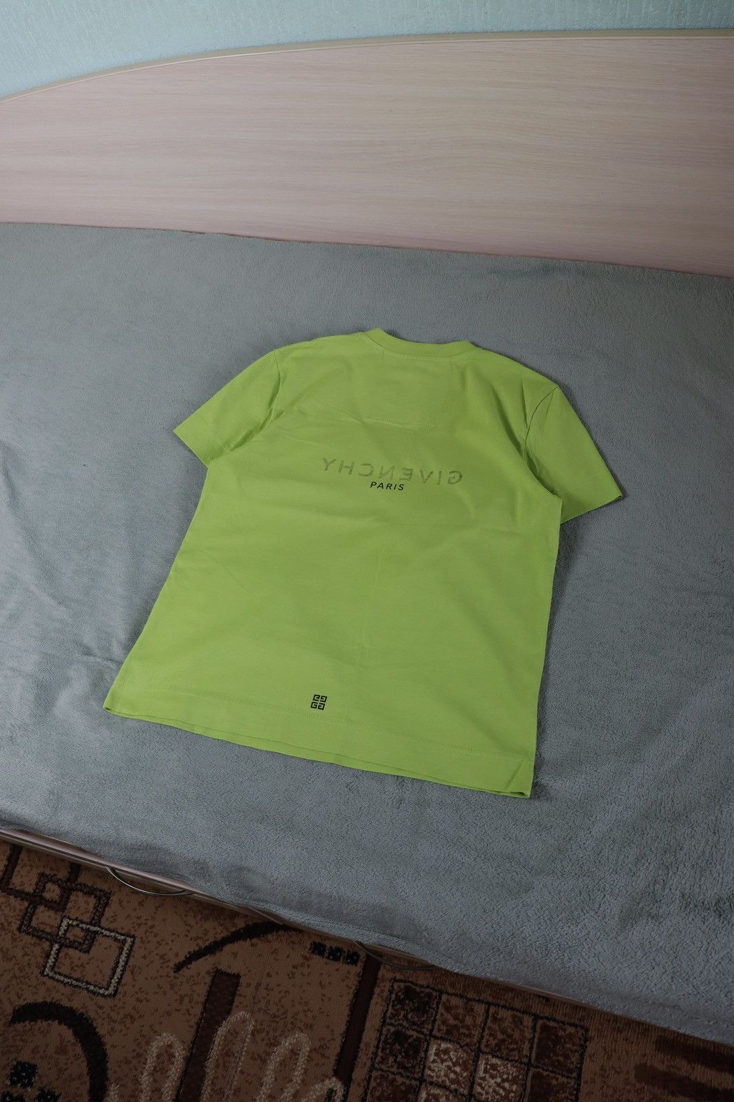 Givenchy Givenchy Reverse Logo T-Shirt Lime Green XS Made in Portugal Size US XS / EU 42 / 0 - 2 Thumbnail