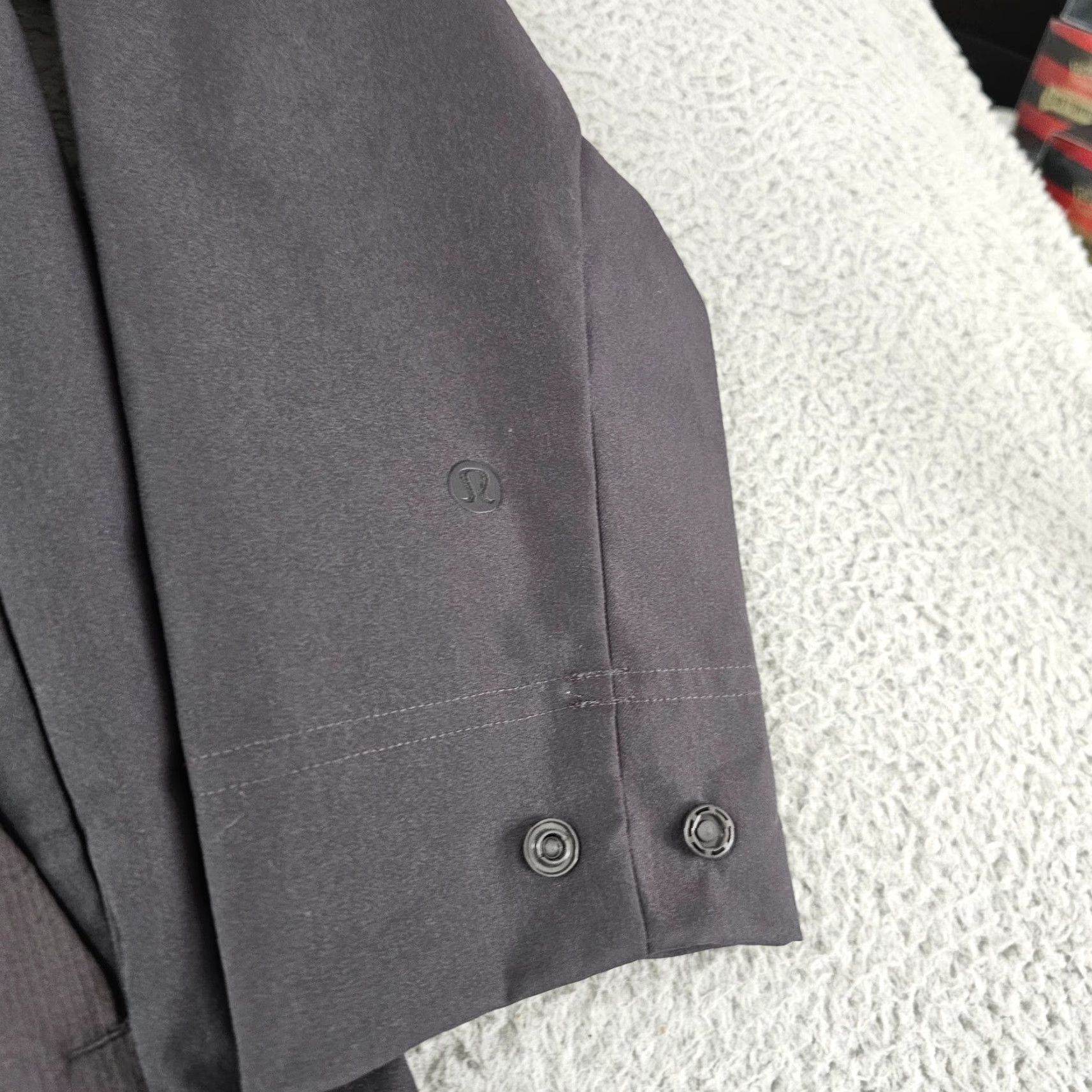 Lululemon Lululemon Jacket Mens Large Grey Snap Front Collared Coat Outerwear Quick Dry Water Resistant Wind-Resistant Pockets Zipped Size US L / EU 52-54 / 3 - 2 Thumbnail