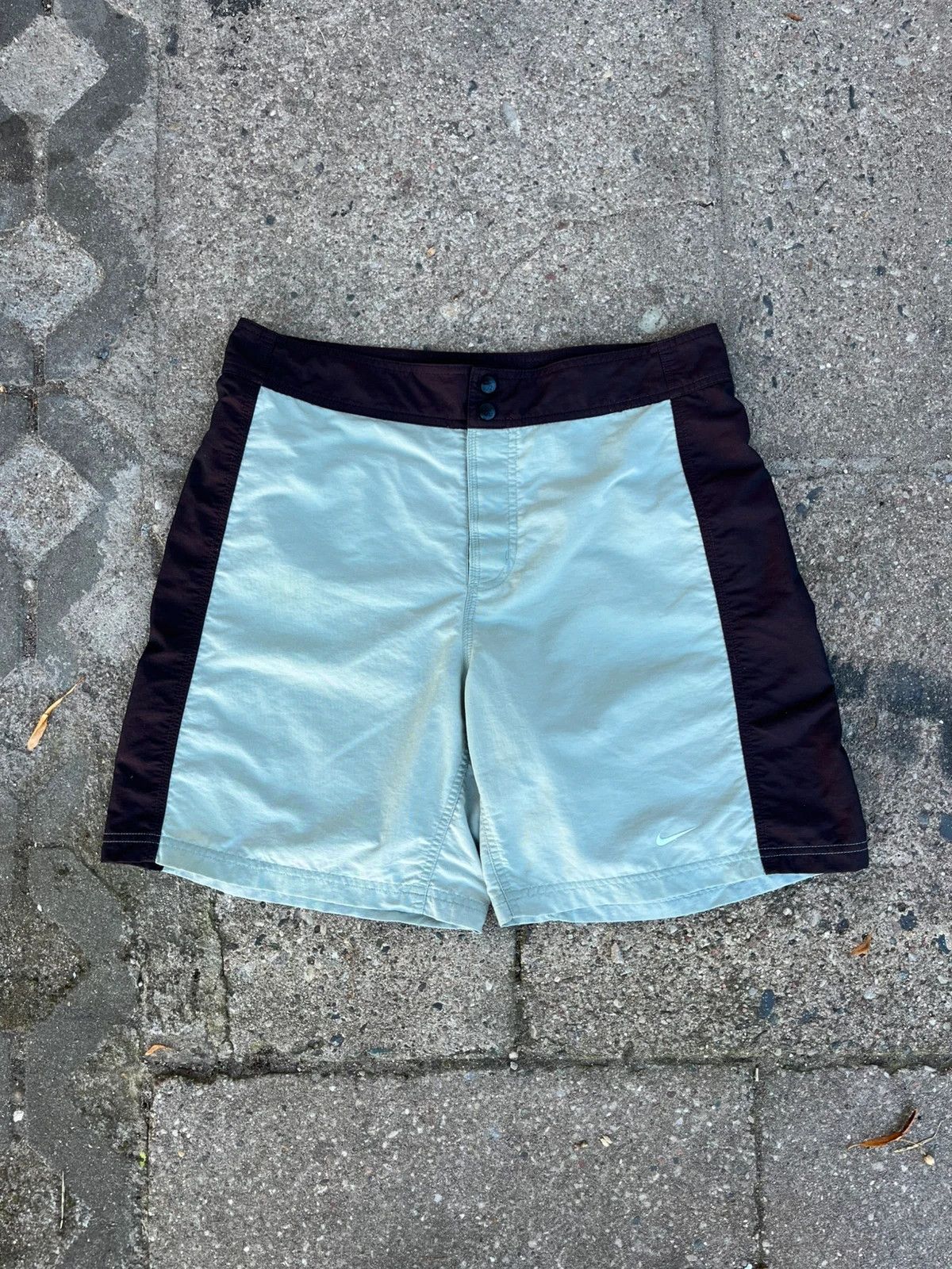 Nike Vintage 00s Nike Swoosh Shorts Travis Scott Vibe 32W Size US 32 / EU 48 - 2 Thumbnail