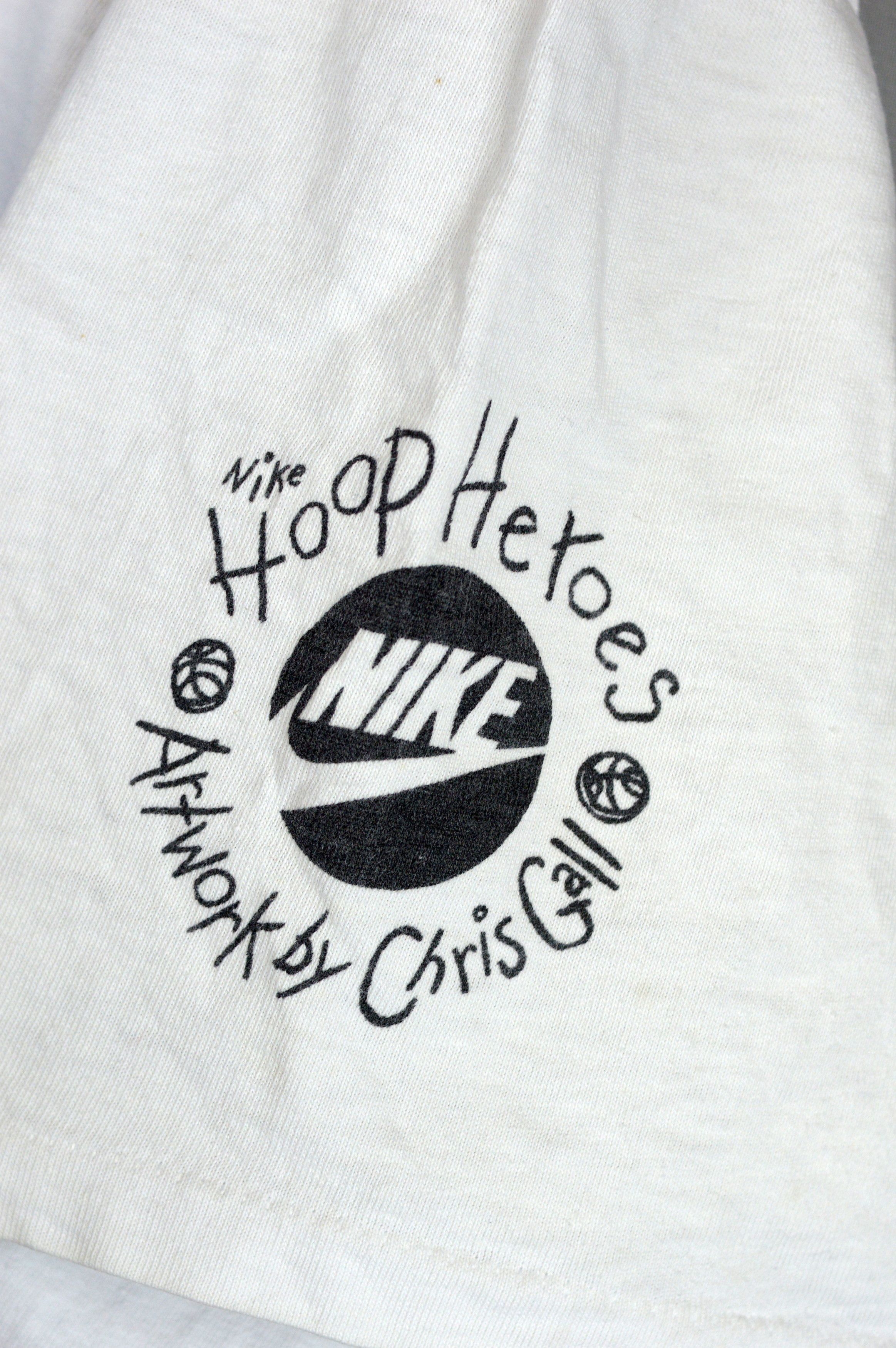 Vintage Vintage Nike Pippen Hoop Heroes by Chris Gall 90s t shirt Size US L / EU 52-54 / 3 - 4 Thumbnail