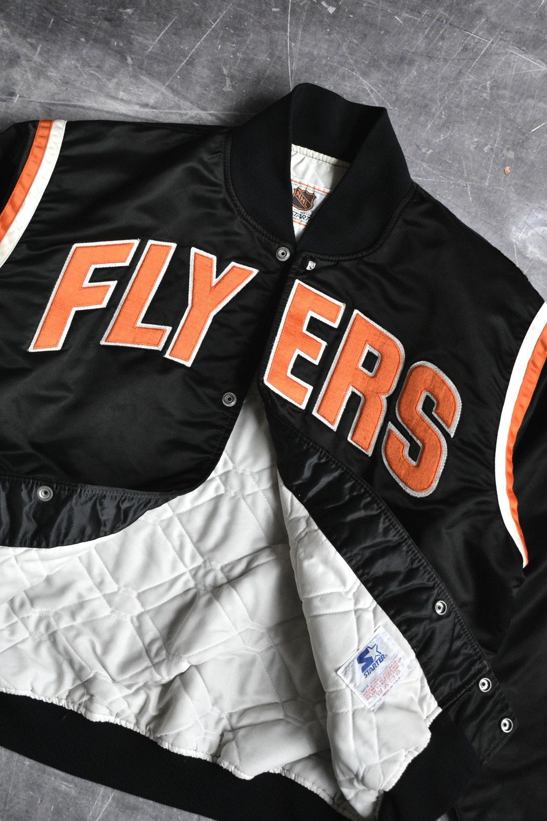 Starter Vintage 90s Philadelphia Flyers NHL Starter Jacket (XL) Size US XL / EU 56 / 4 - 3 Thumbnail