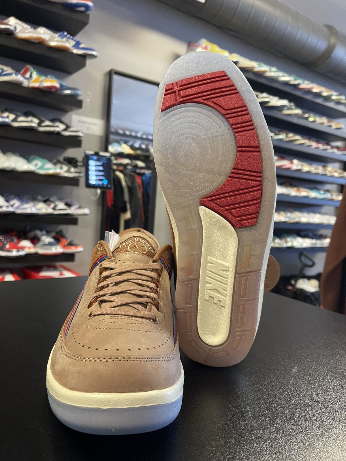 Jordan Brand Size 10 - Nike Air Jordan Two 18 x Air Jordan 2 Retro Low Size US 10 / EU 43 - 9 Thumbnail